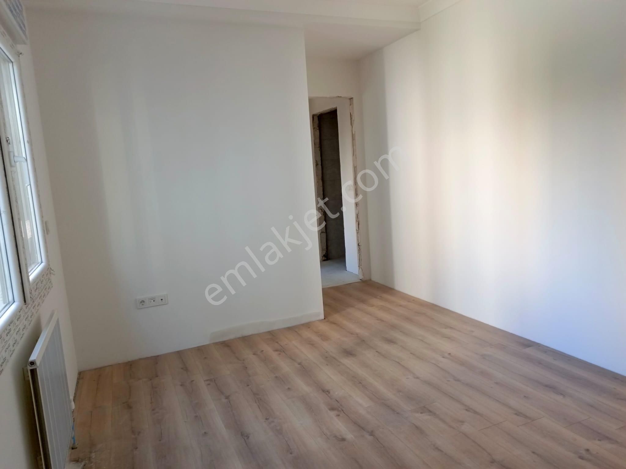 Güvenlikli Sitede Sıfır Ara Katta 2+1 Kapalı Mutfaklı,boş Daire. - Görsel 12