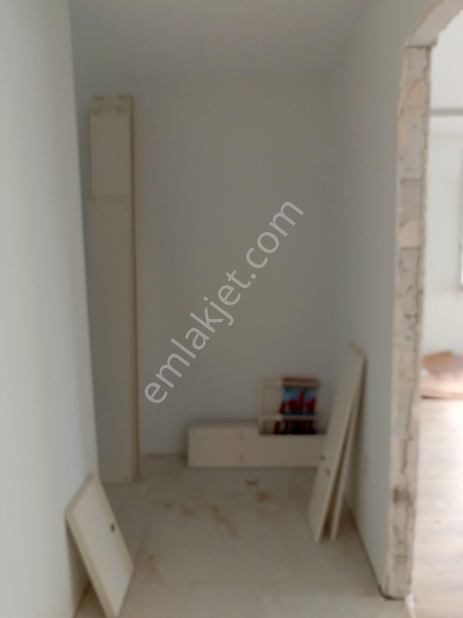 Güvenlikli Sitede Sıfır Ara Katta 2+1 Kapalı Mutfaklı,boş Daire. - Görsel 18