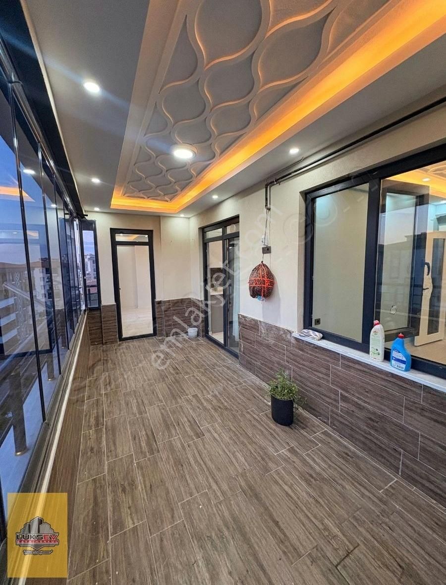 Beykent 1.etap Uzay Çatılı Civarı Satılık 2+1 Daire
