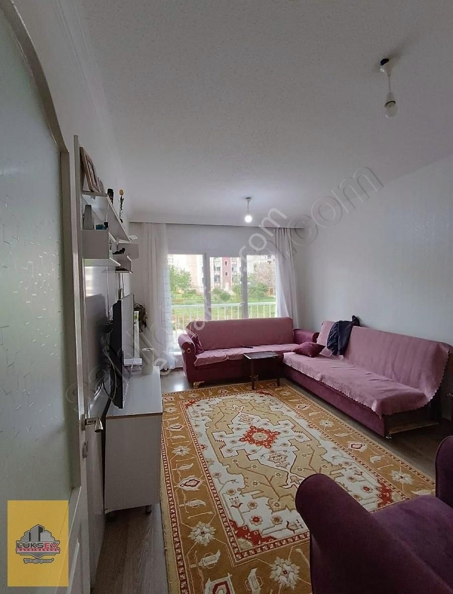 Beykent'te Satılık 2+1 Bakımlı Toki Dairesi