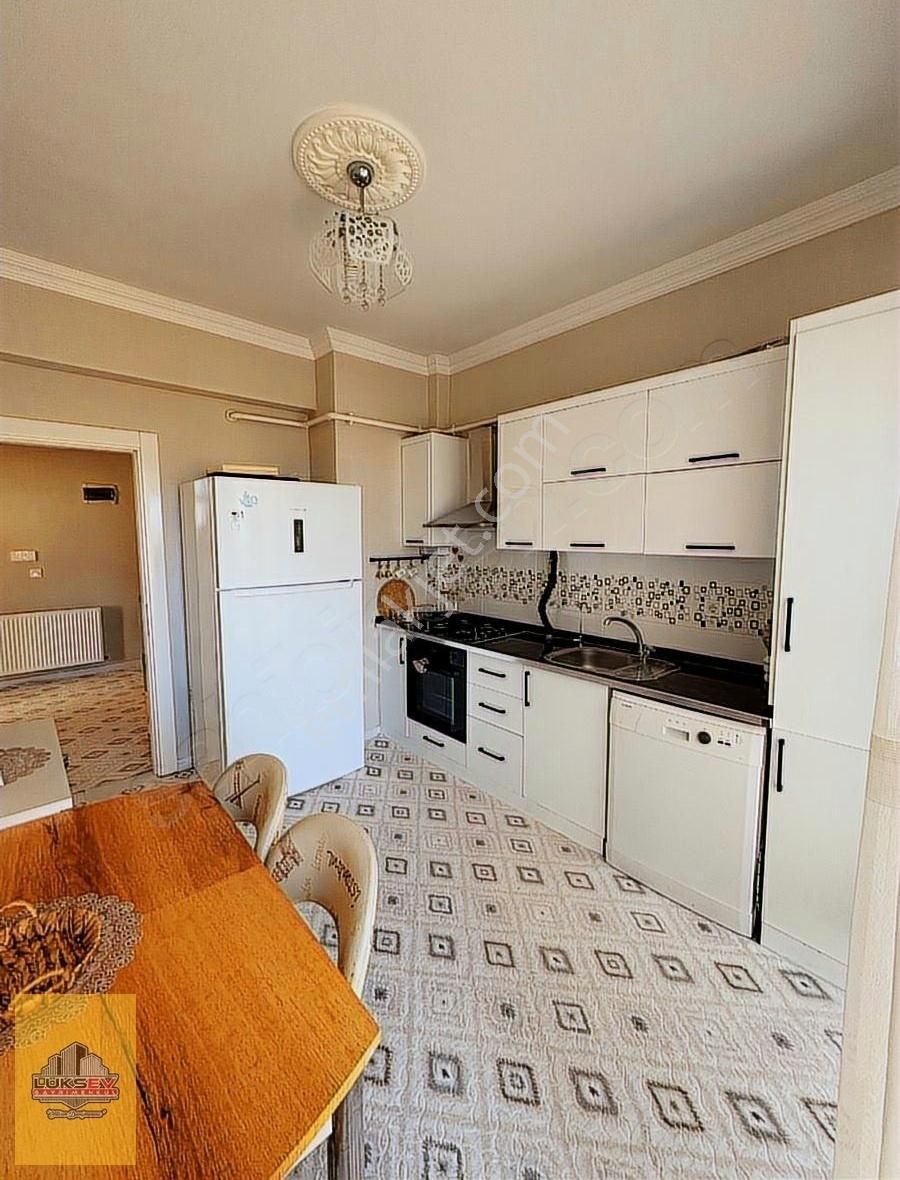 Beykent 1.etap'ta Satılık 2+1 Çift Balkon Daire