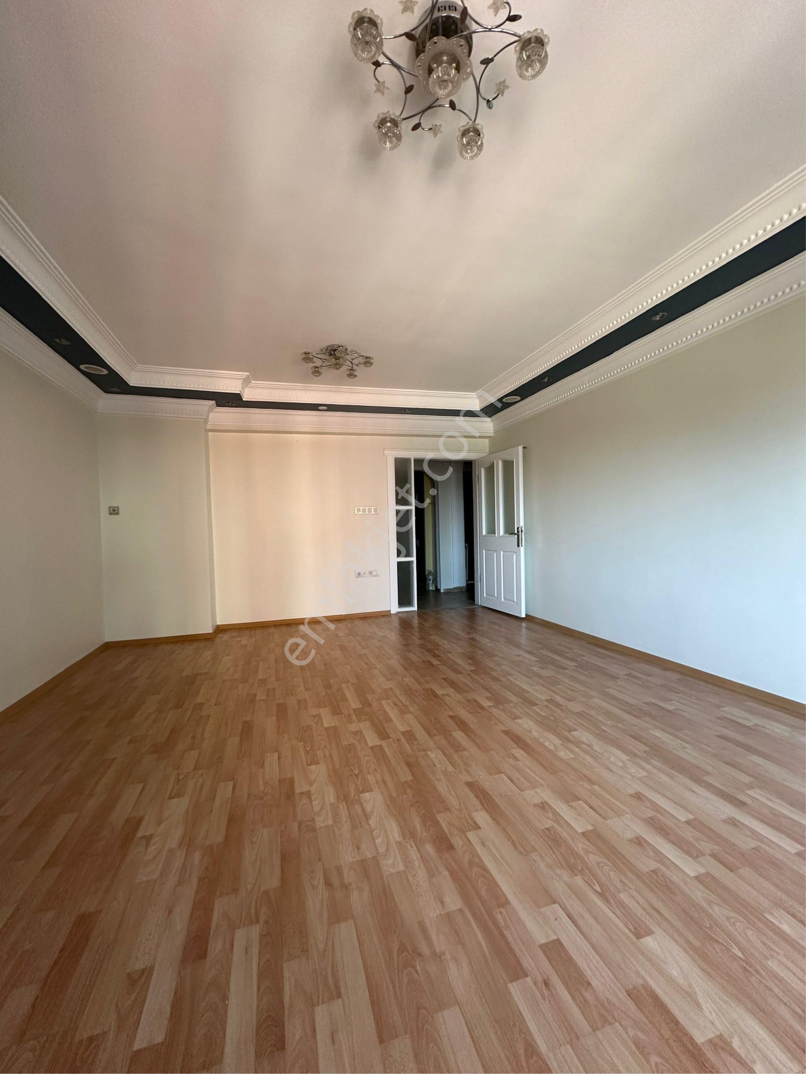 Çerkezköy Belediye Meydanında 3+1 Kiralık Daire