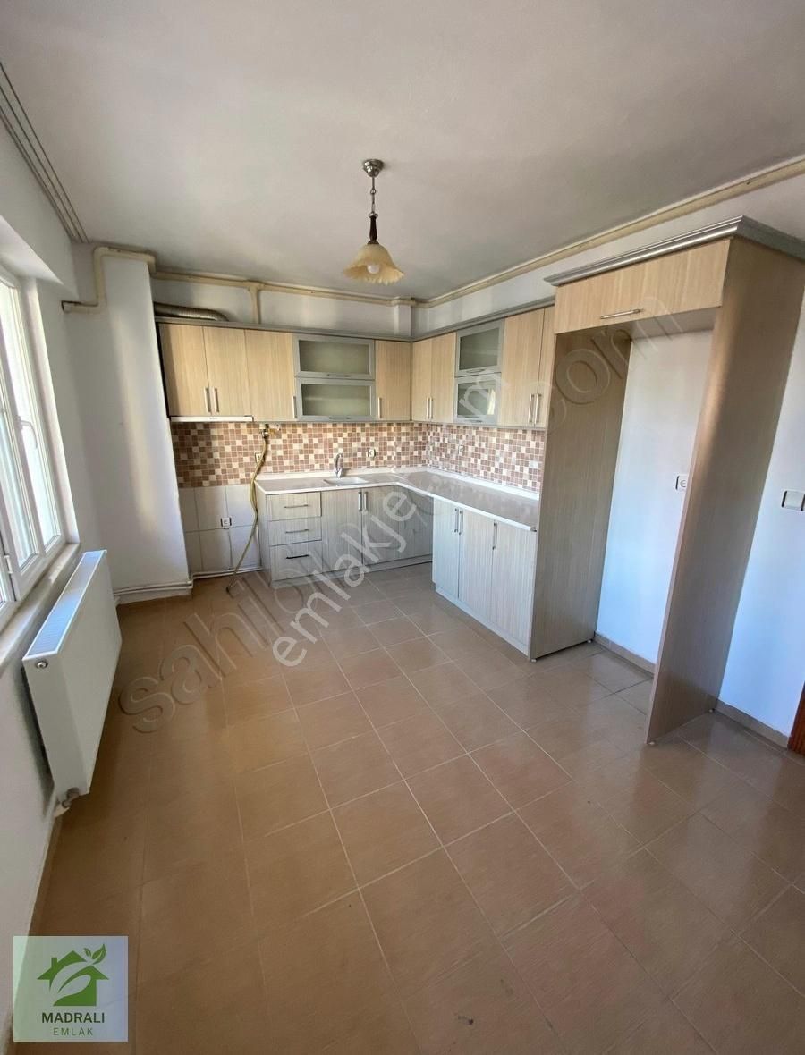 Madralıdan Edremit Tuzcumuratta Kiralık 2+1 Daire