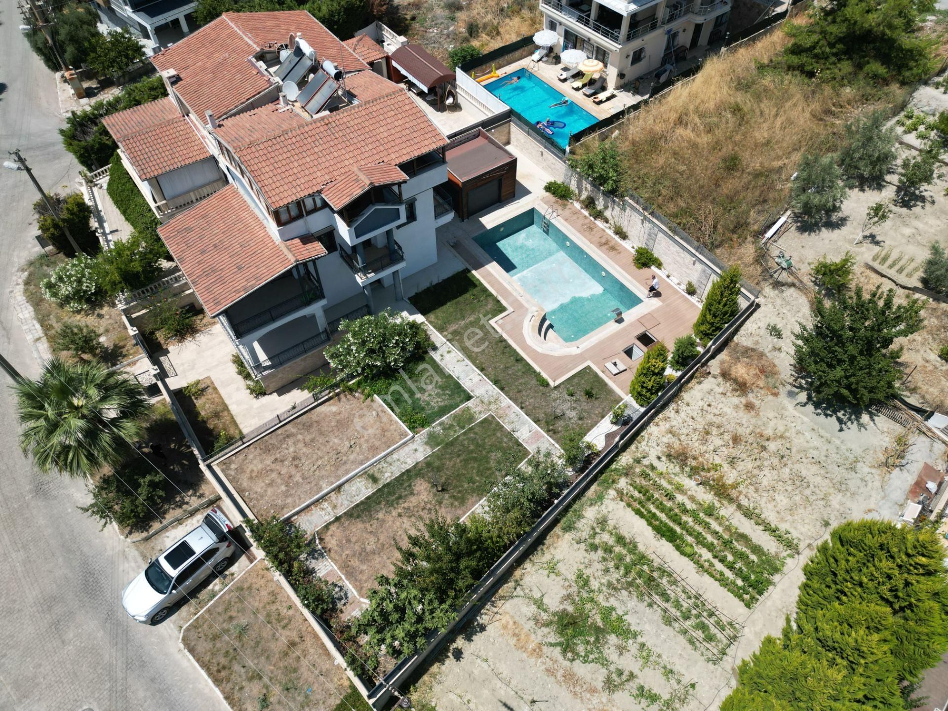 Manzara-kapalı Otopark-tamamı Mustakıl Fırsat Vılla (299+314m2 2 Tapu-dıger Arsamız Imarlı)