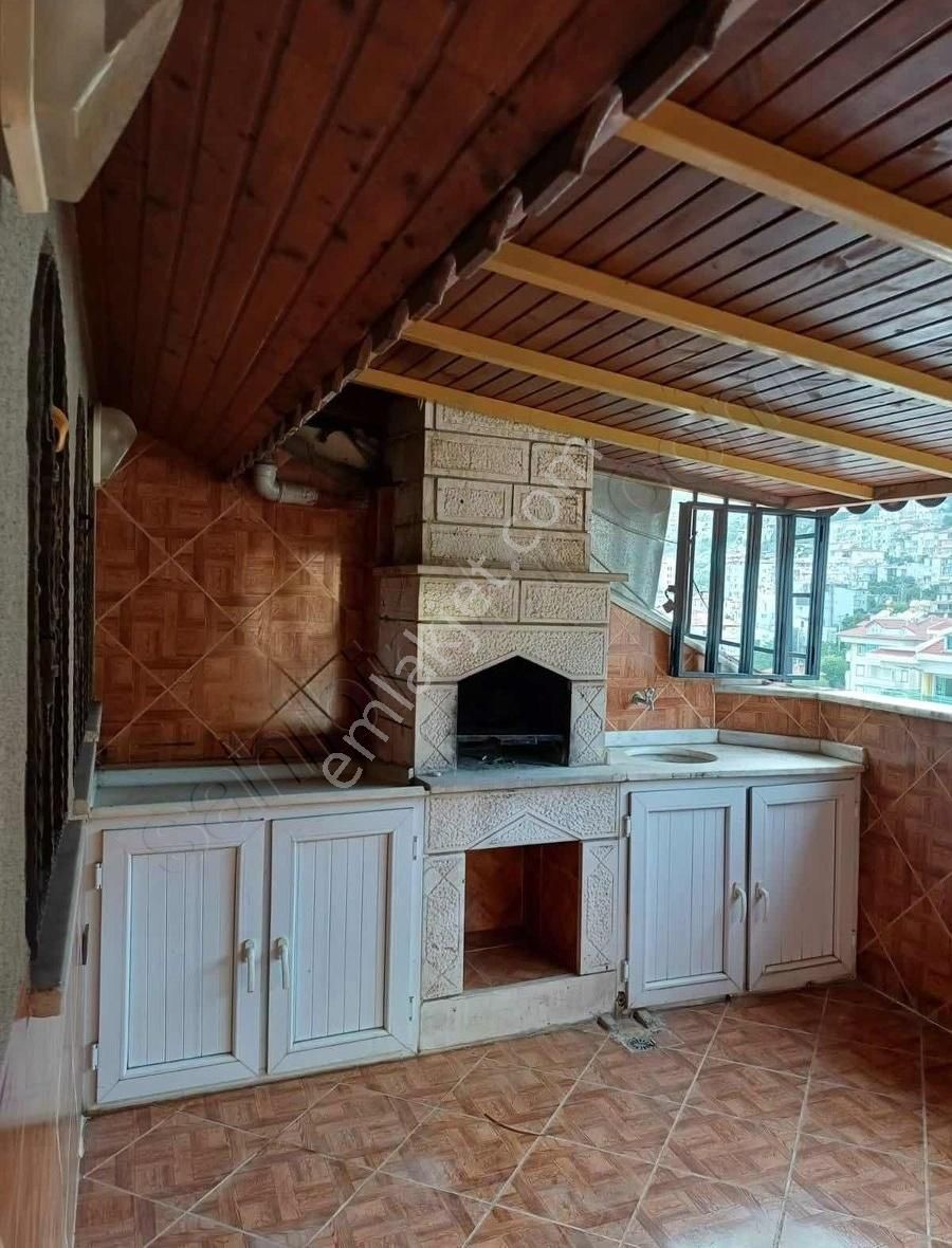 Sugözü Mah Satılık 4+1 Ayrı Mutfak 200m Dubleks Daire