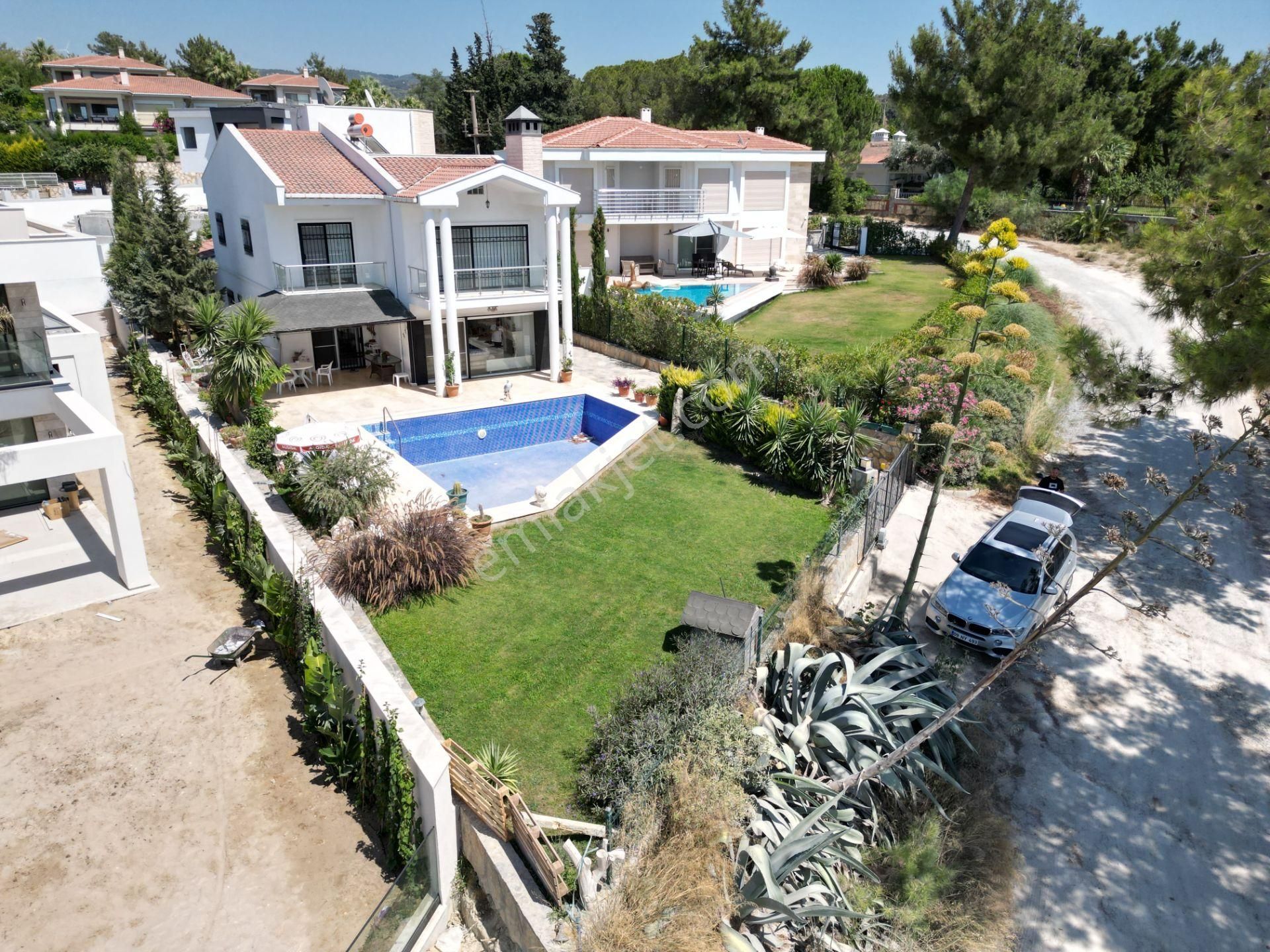 Panaromık Manzara-ozel Havuz/otopark-714 M2 Bahçe-modern Mımarı-full Esyalı-tamamı Mustakıl