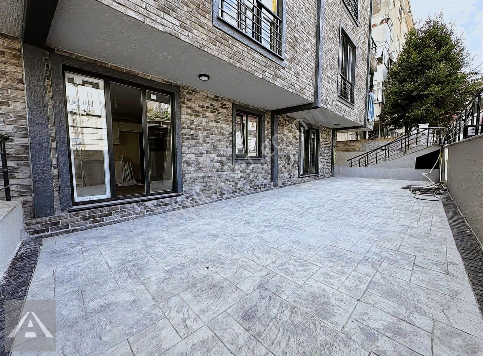 Altıntepe'de Düz Giriş Bahçe Kullanımlı Yeni Bina'da 1+1 - Görsel 2