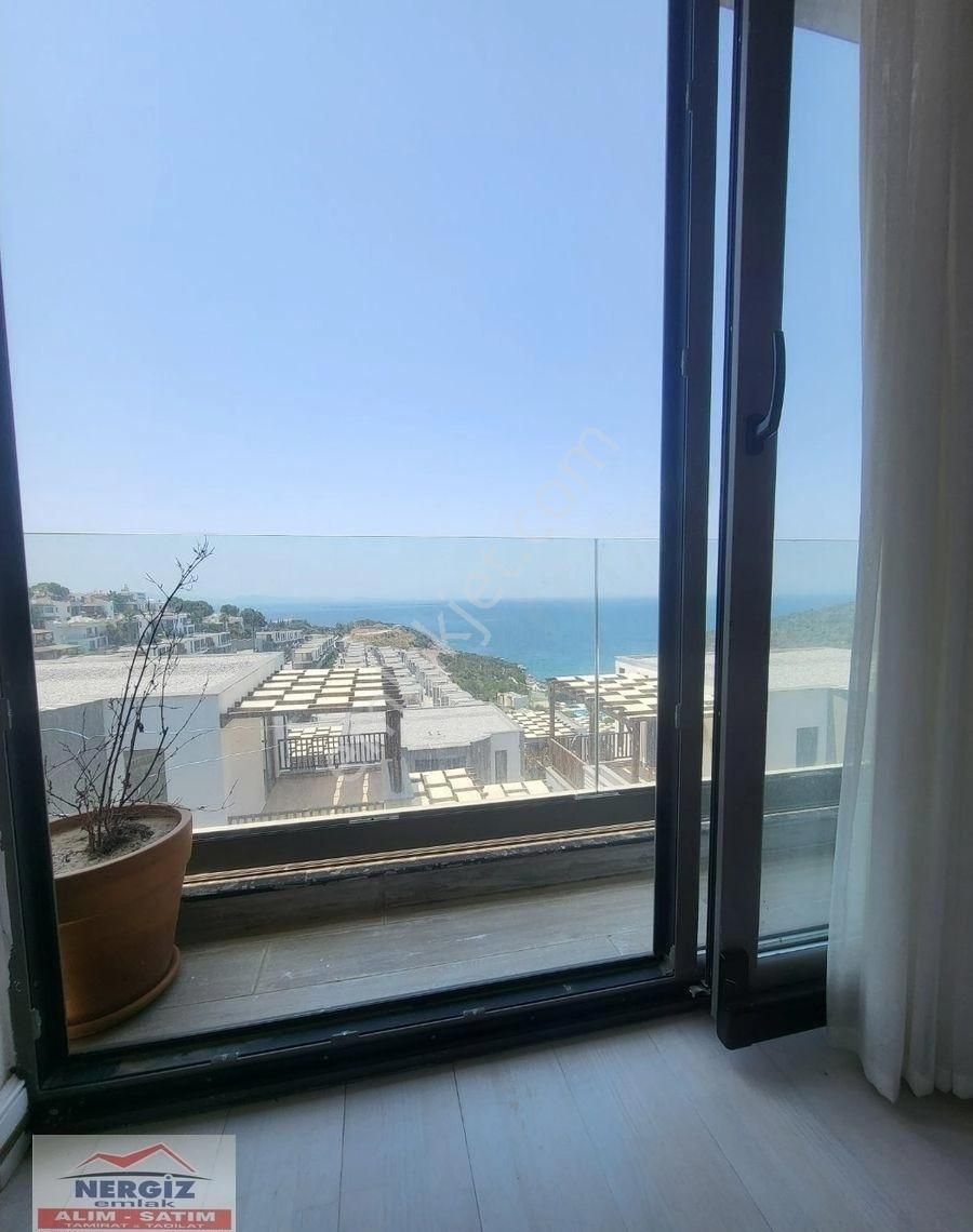 The House Sitesinde Müstakil Deniz Manzaralı Sıfır Yapılı Villa