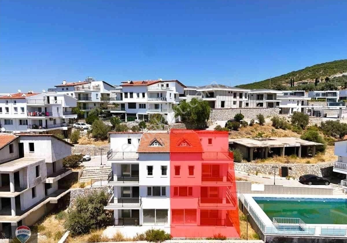 Kuşadası Bayraklıdede Mah. Satılık 5+2 Villa