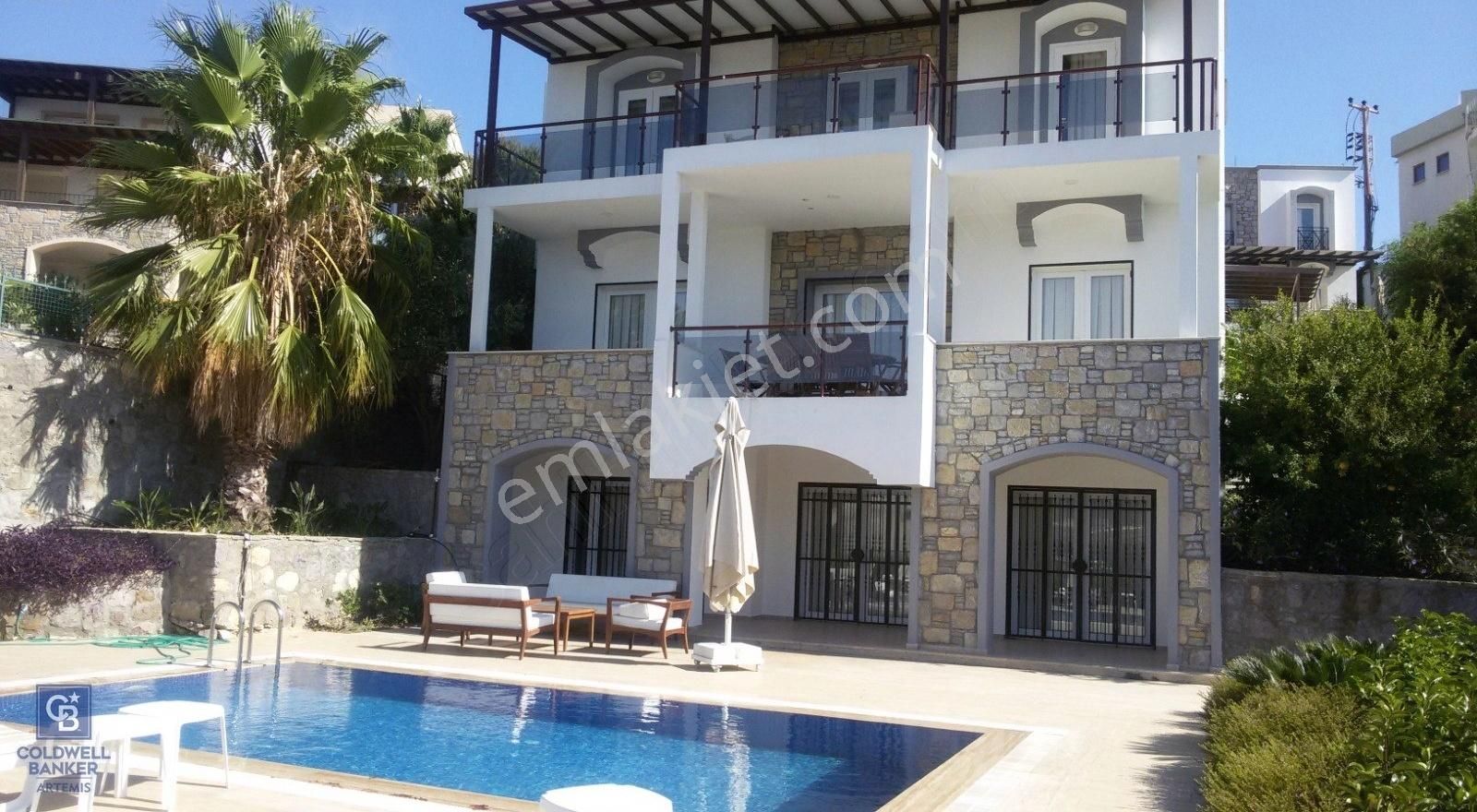 Bodrum Bitez 4+2 Müstakil Deniz Manzaralı Yıllık Kiralık Villa