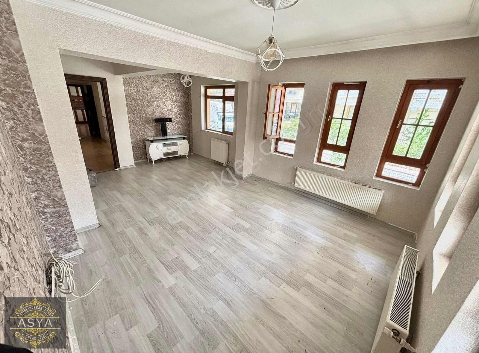 Itri Cadde Önü 3+1 2 Banyo Full Yapılı Ön Cephe Ters Dubleks