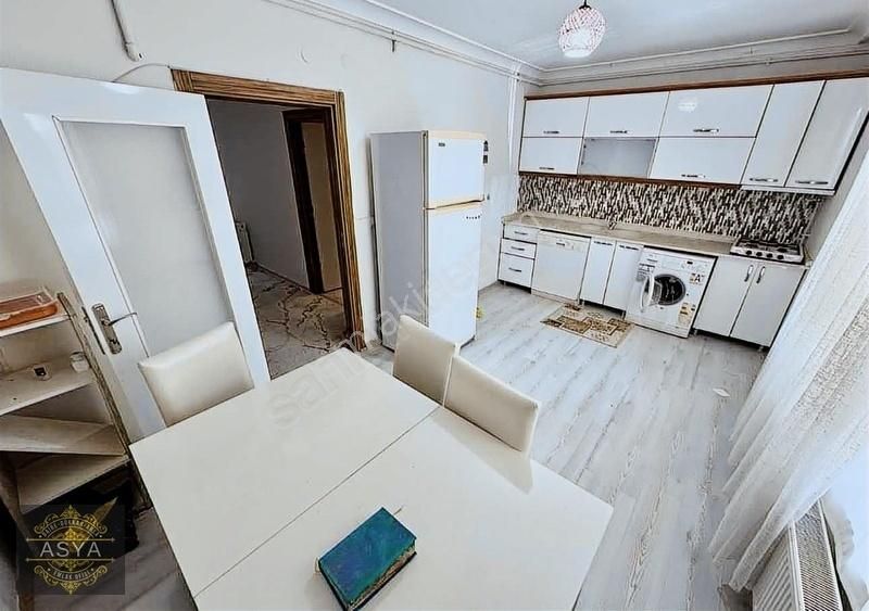 Osmangazi Cadde Önü Yeni Bina Giyinme Odalı + 2 Banyo Yapılı