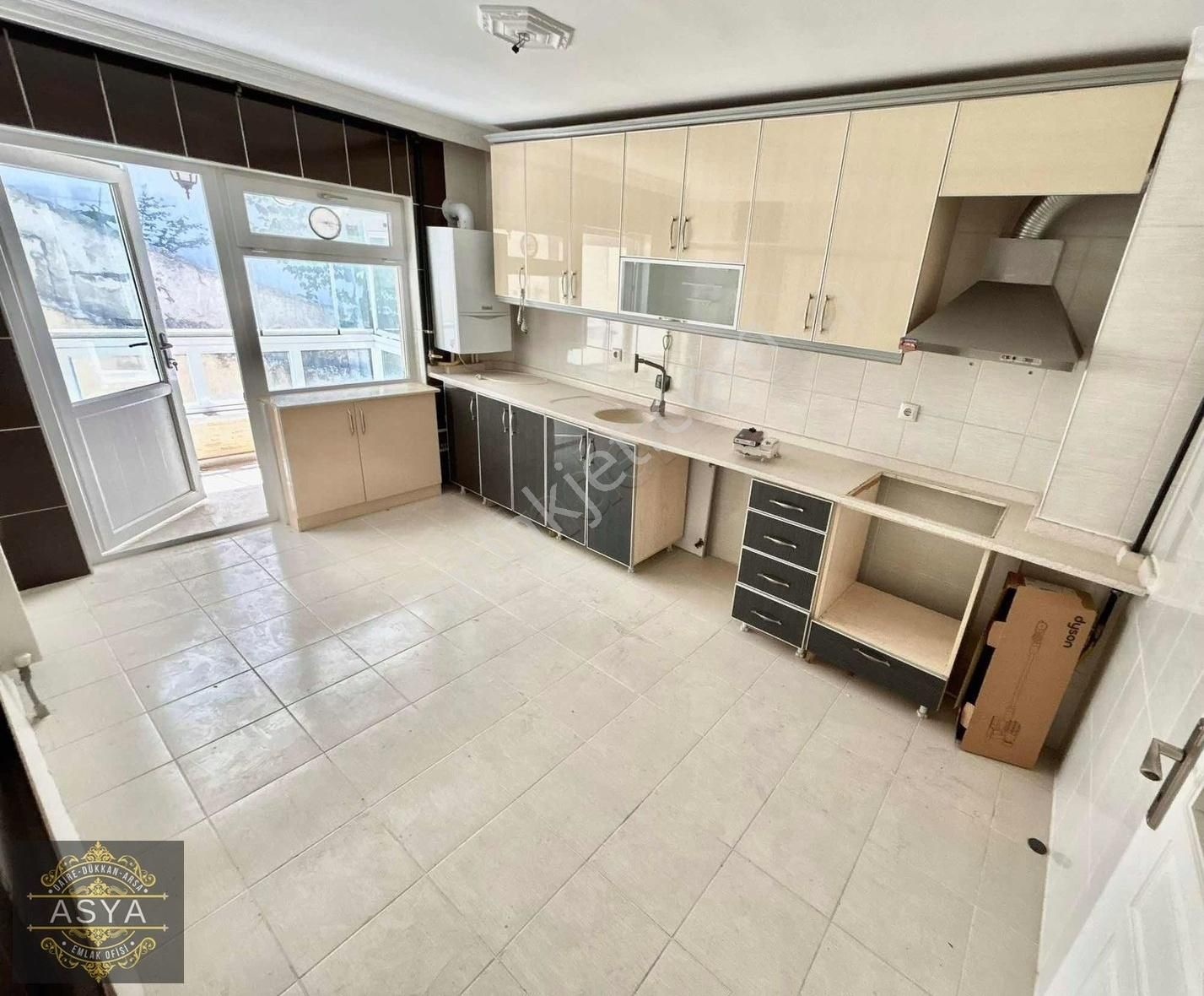 İncirli De Yeni Bina 3+1 Full Yapılı 130m 1.500 Kredi İmkanı