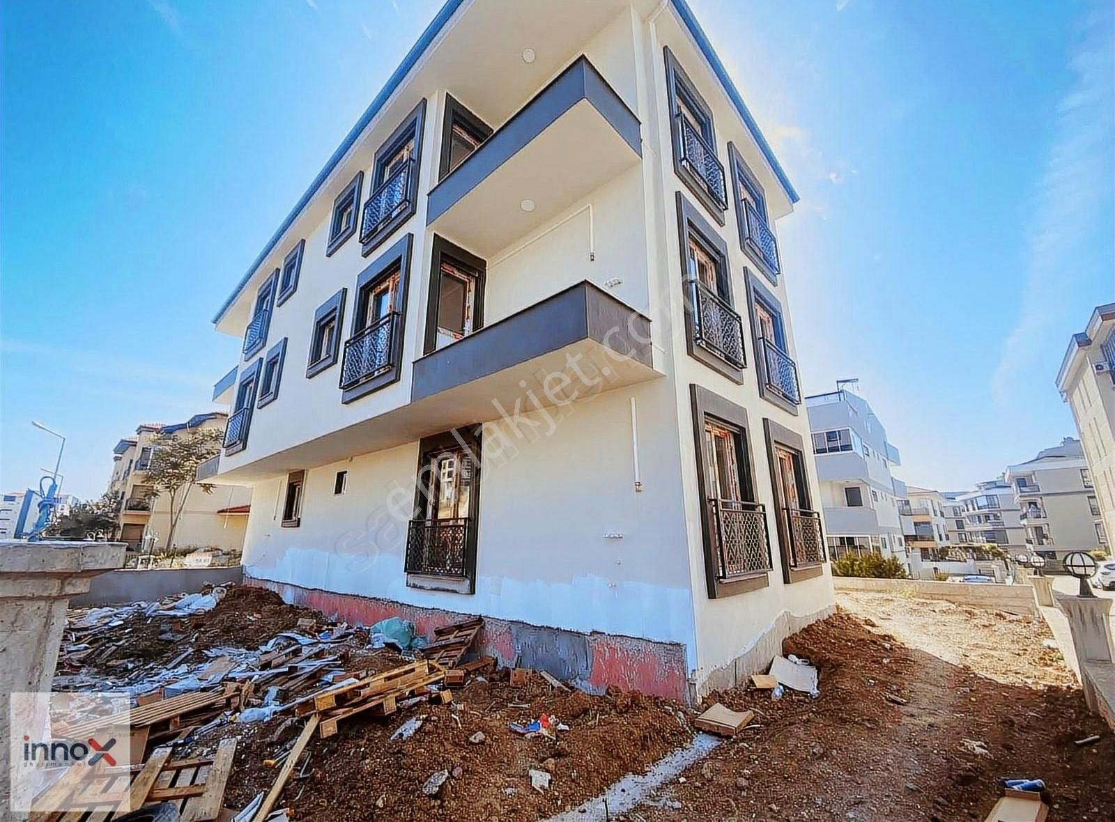 Seferihisar Camiikebir De Satılık 1+1 Daire İnnox'tan