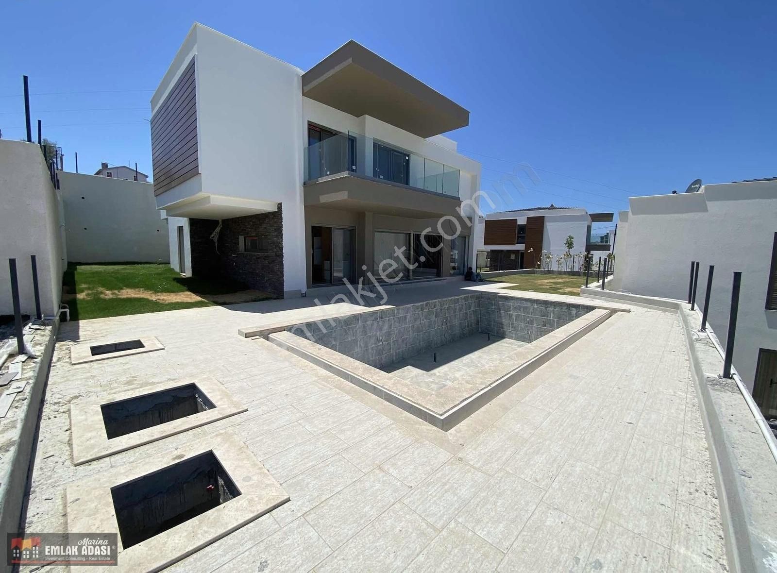 Kuşadası Merkezde 5+1 Tek Müstakil Özel Havuzlu Sıfır Villa