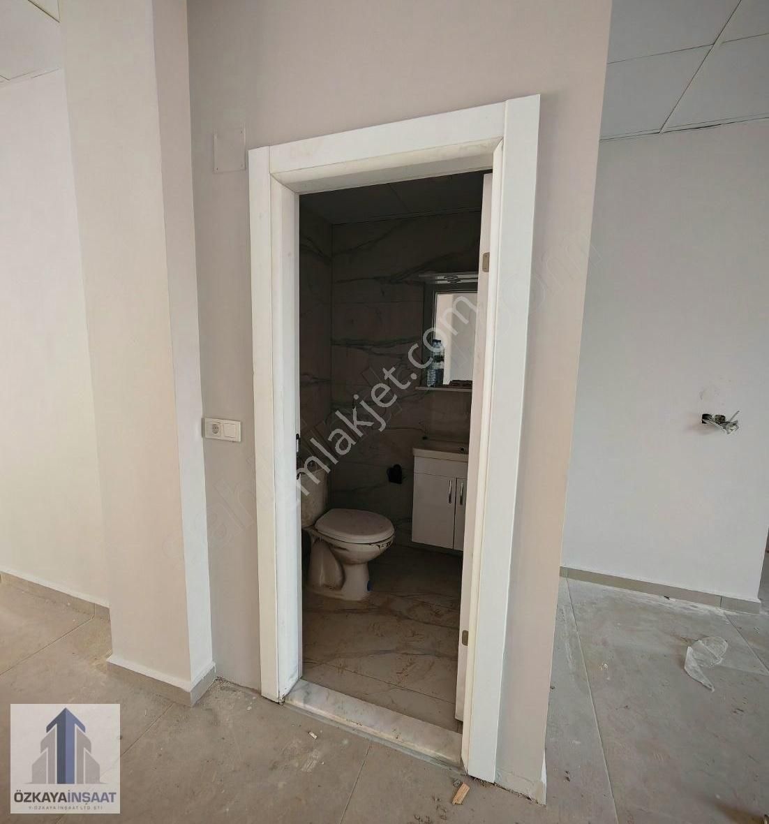 Yeni Hastane Yolunda Satılık Sıfır Dükkan - Görsel 2