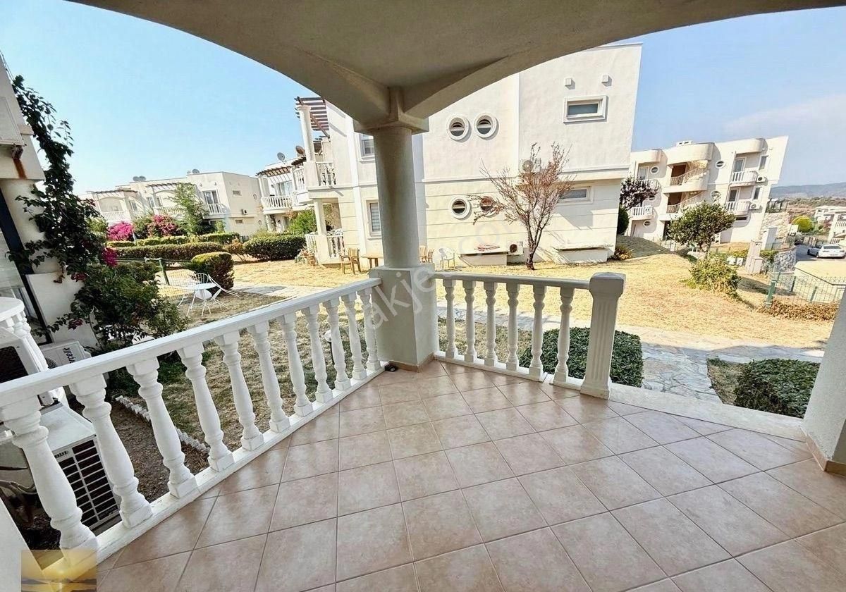 Full Manzaralı Büyük Bahçeli Köşebaşı Ev Özel Plajlı Sitede Acil - Görsel 14