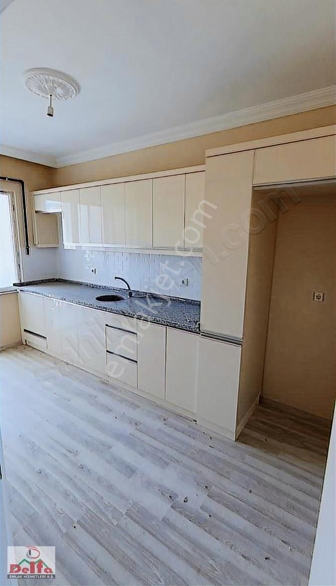 Delfa Gayrimenkulden Müstakil Aile Apartmanında Satılık 2+1 90m2