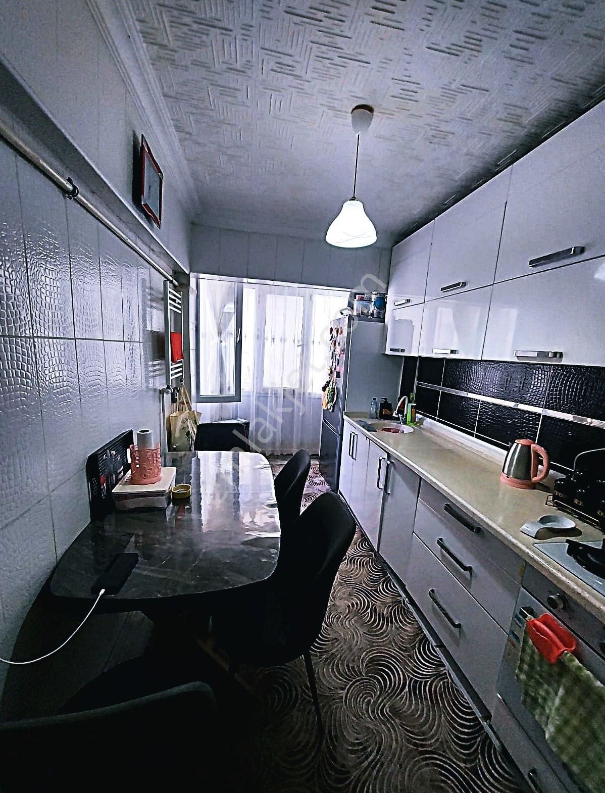 Cihandan Demetevlerde Hastane Metro Yakını Satlık 3+1 Daire - Görsel 3