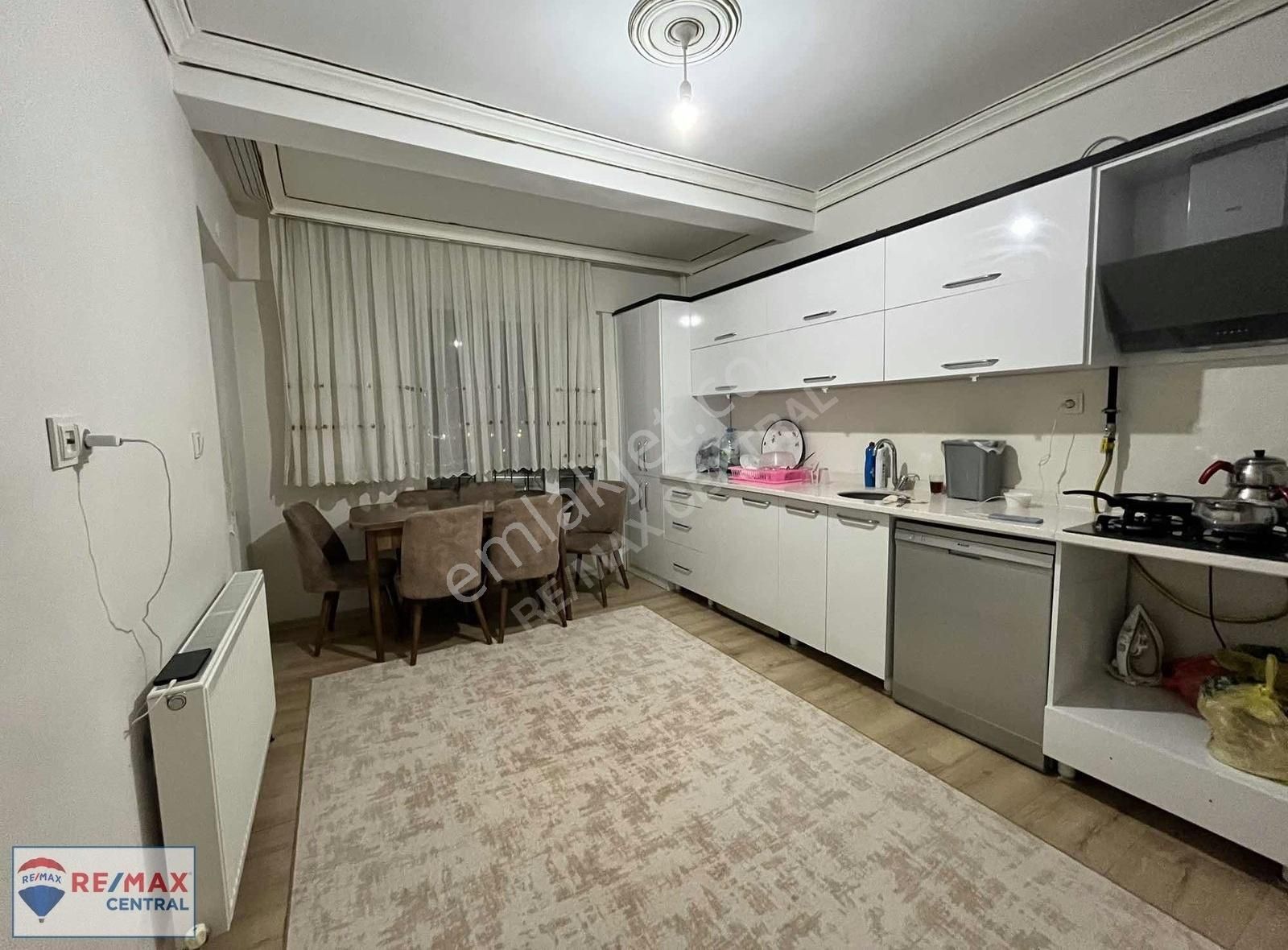 Remax Centralden Kılavuzda Satılık Dublex 3+2