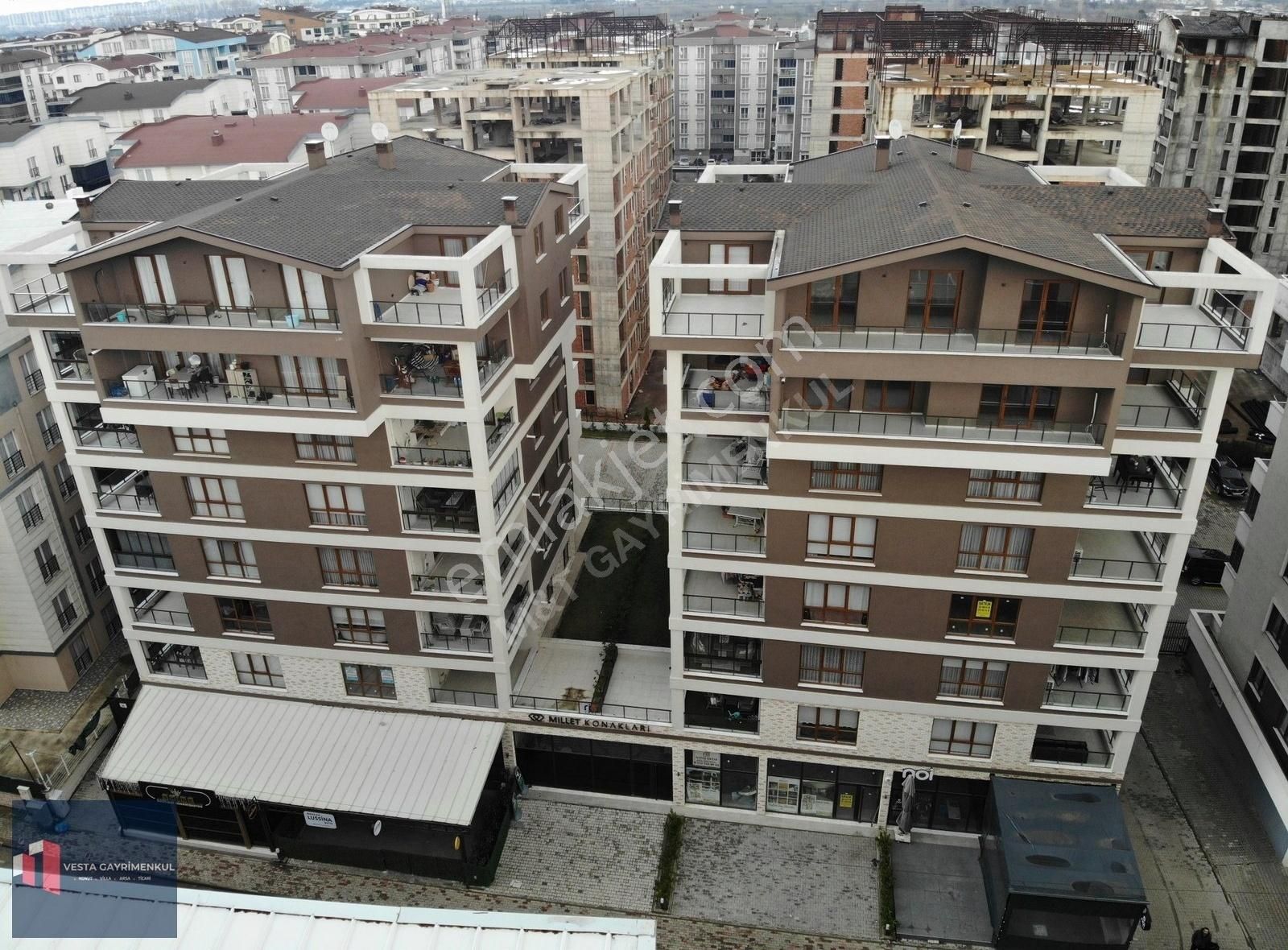 Millet Konaklarında Geniş Ve Ferah Satılık 4+1 Dublex Daire !