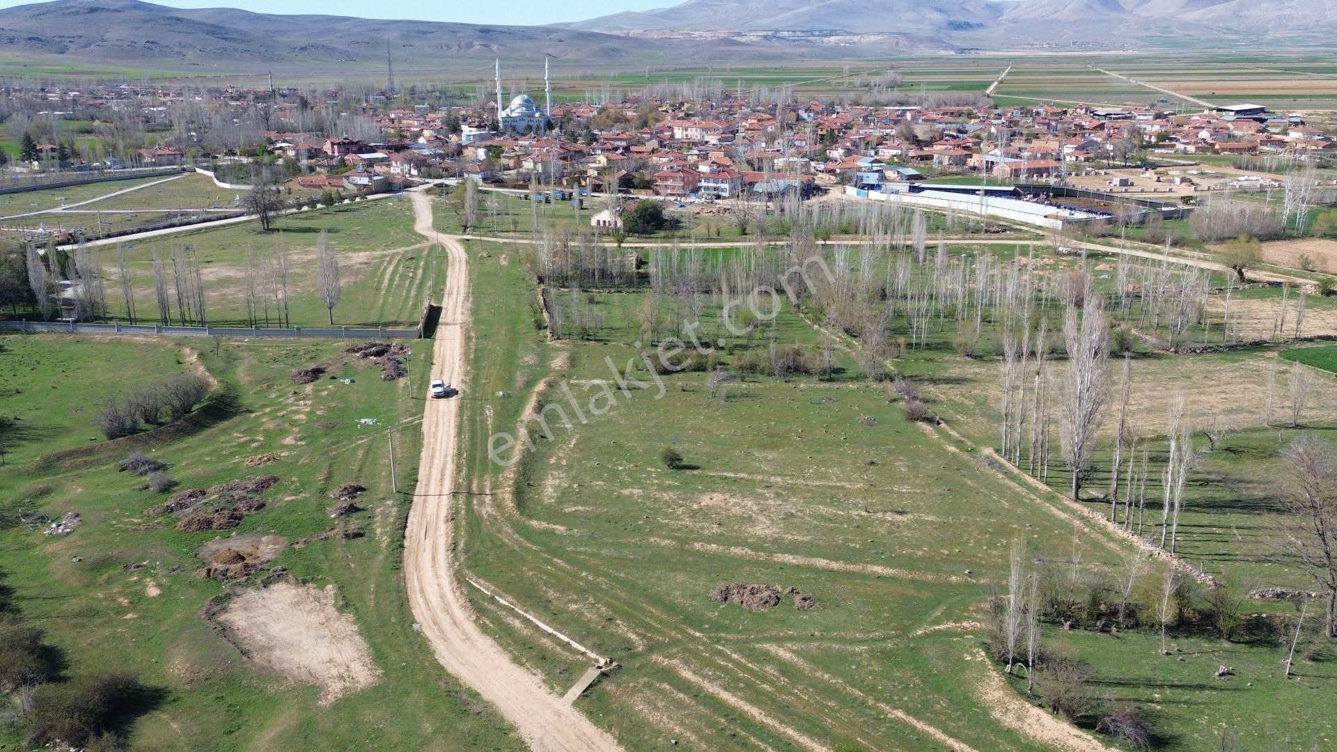 Konya / Ilgın / Çavuşcu Mahallesinde 364 M² Müstakil Tapulu Konut İmarlı Arsa