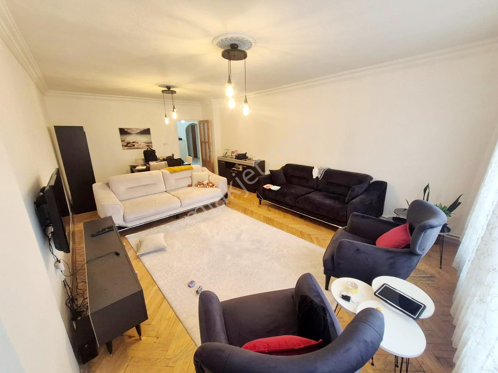 Uzman Emlak'dan Yunusemre Caddesi Yakını Orta Katta Bağımsız 3+1 Daire - Görsel 3