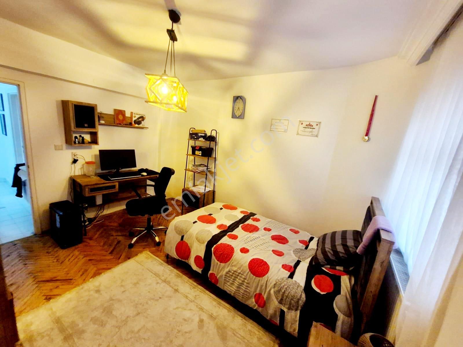 Uzman Emlak'dan Yunusemre Caddesi Yakını Orta Katta Bağımsız 3+1 Daire - Görsel 8