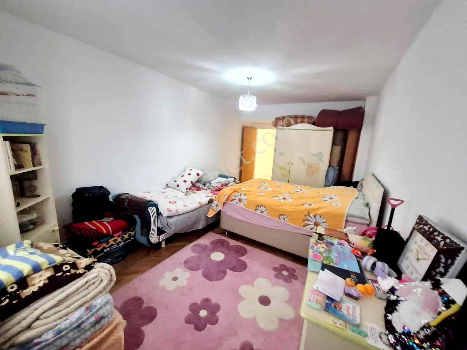 Uzman Emlak'dan Yunusemre Caddesi Yakını Orta Katta Bağımsız 3+1 Daire - Görsel 16