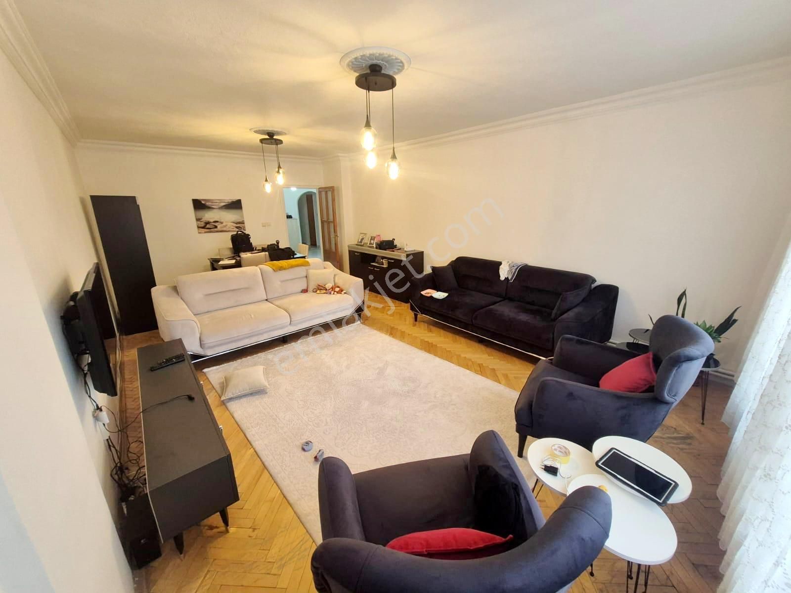 Uzman Emlak'dan Yunusemre Caddesi Yakını Orta Katta Bağımsız 3+1 Daire - Görsel 4