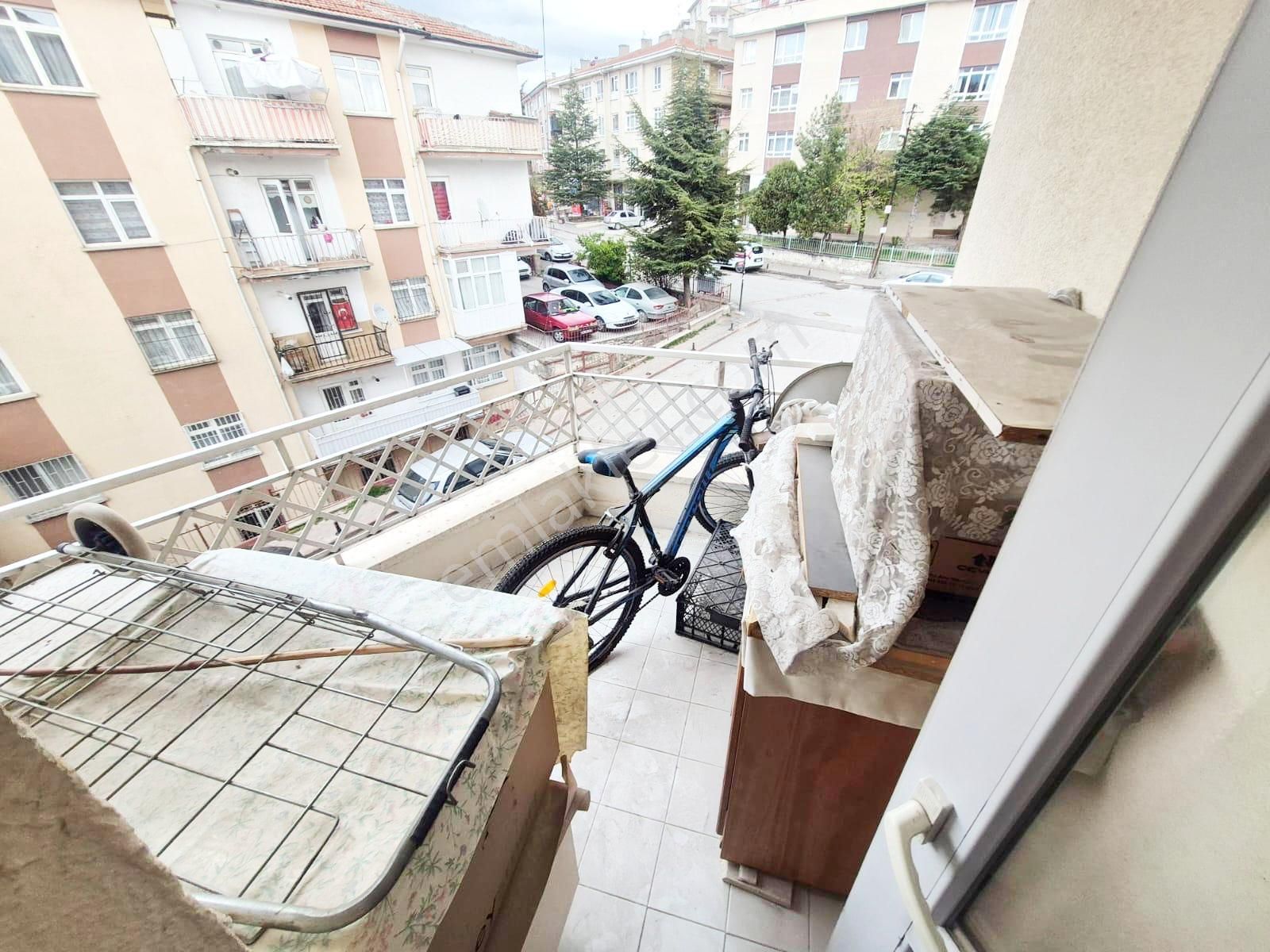 Uzman Emlak'dan Yunusemre Caddesi Yakını Orta Katta Bağımsız 3+1 Daire - Görsel 27