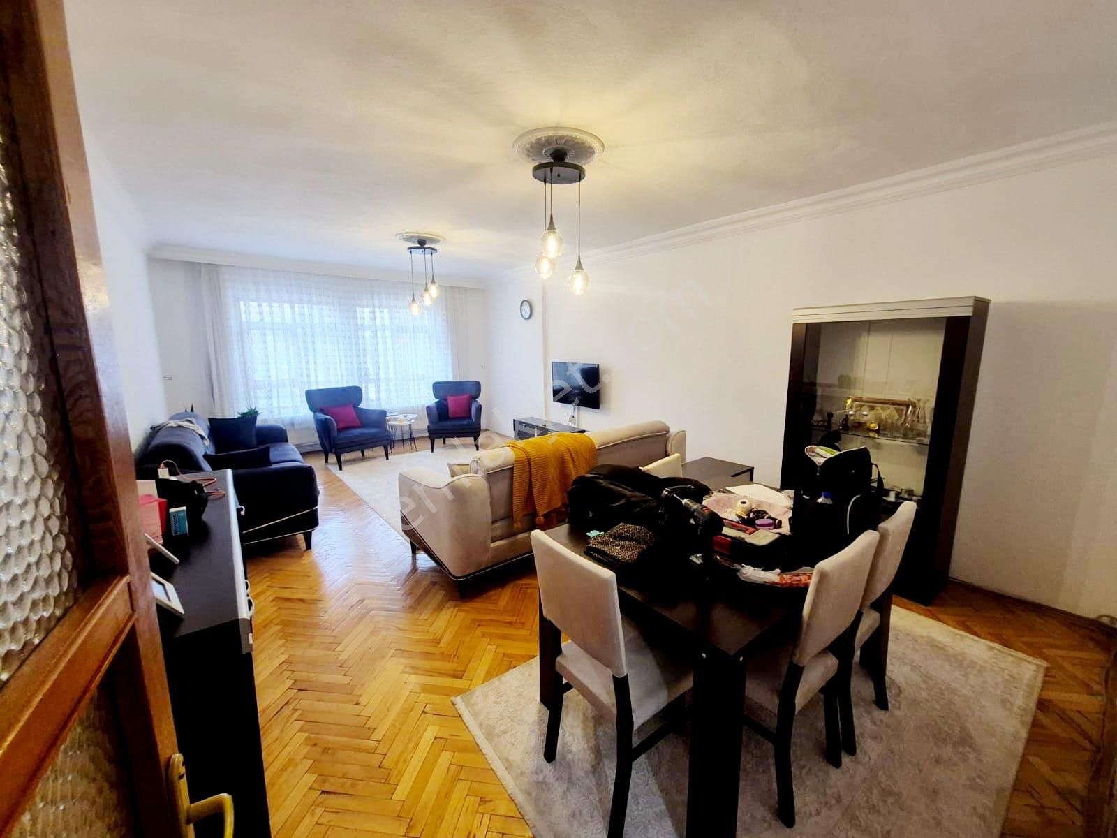 Uzman Emlak'dan Yunusemre Caddesi Yakını Orta Katta Bağımsız 3+1 Daire - Görsel 7