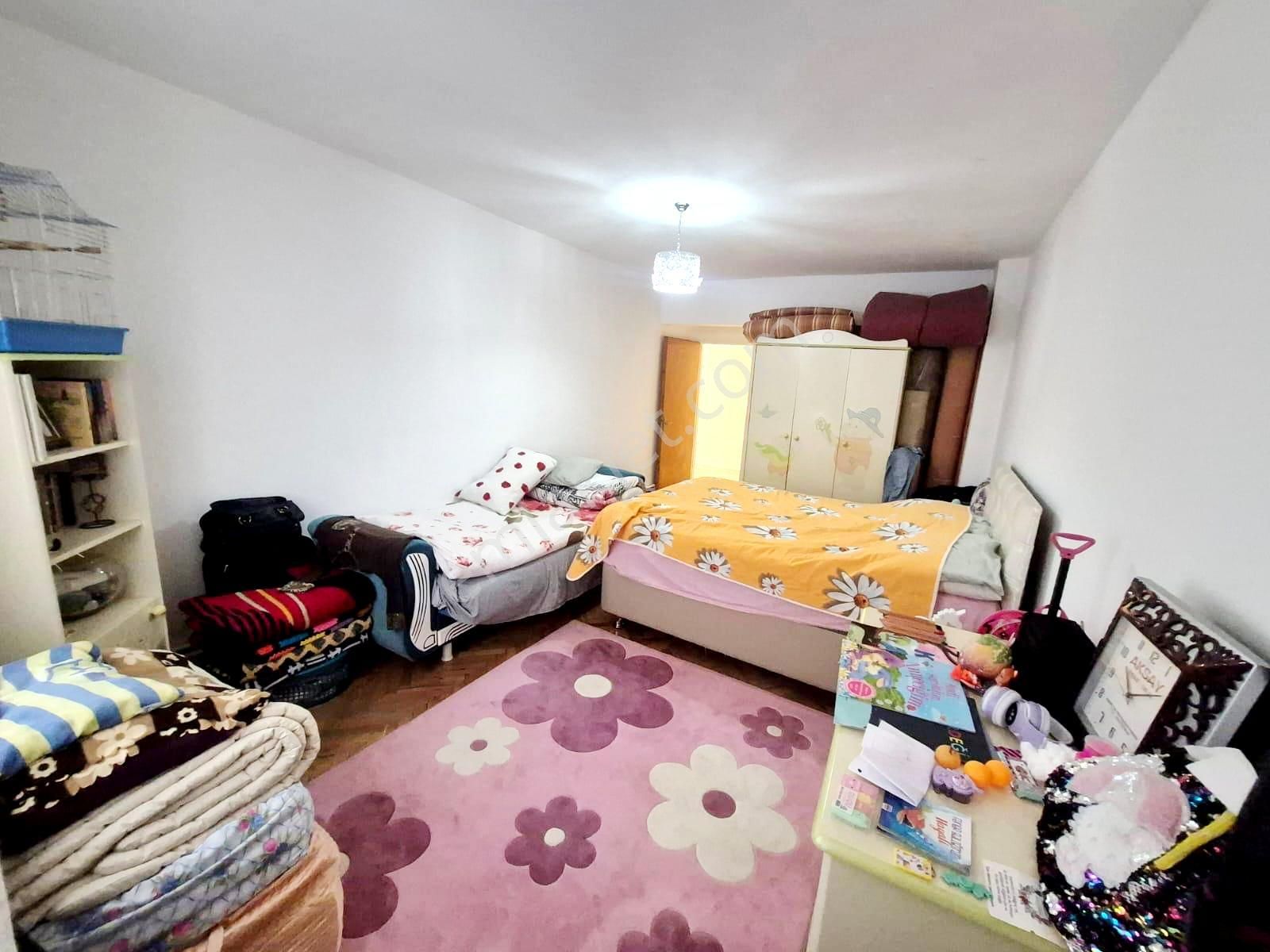 Uzman Emlak'dan Yunusemre Caddesi Yakını Orta Katta Bağımsız 3+1 Daire - Görsel 15