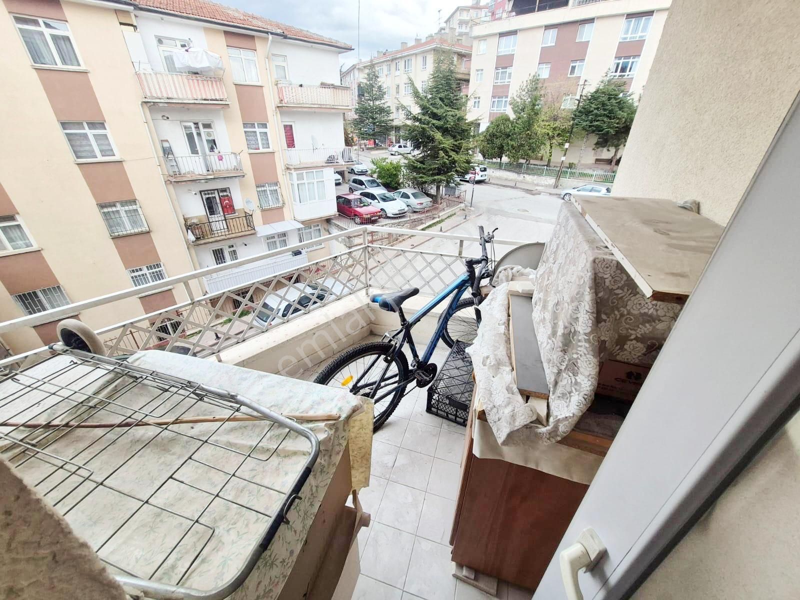 Uzman Emlak'dan Yunusemre Caddesi Yakını Orta Katta Bağımsız 3+1 Daire - Görsel 26