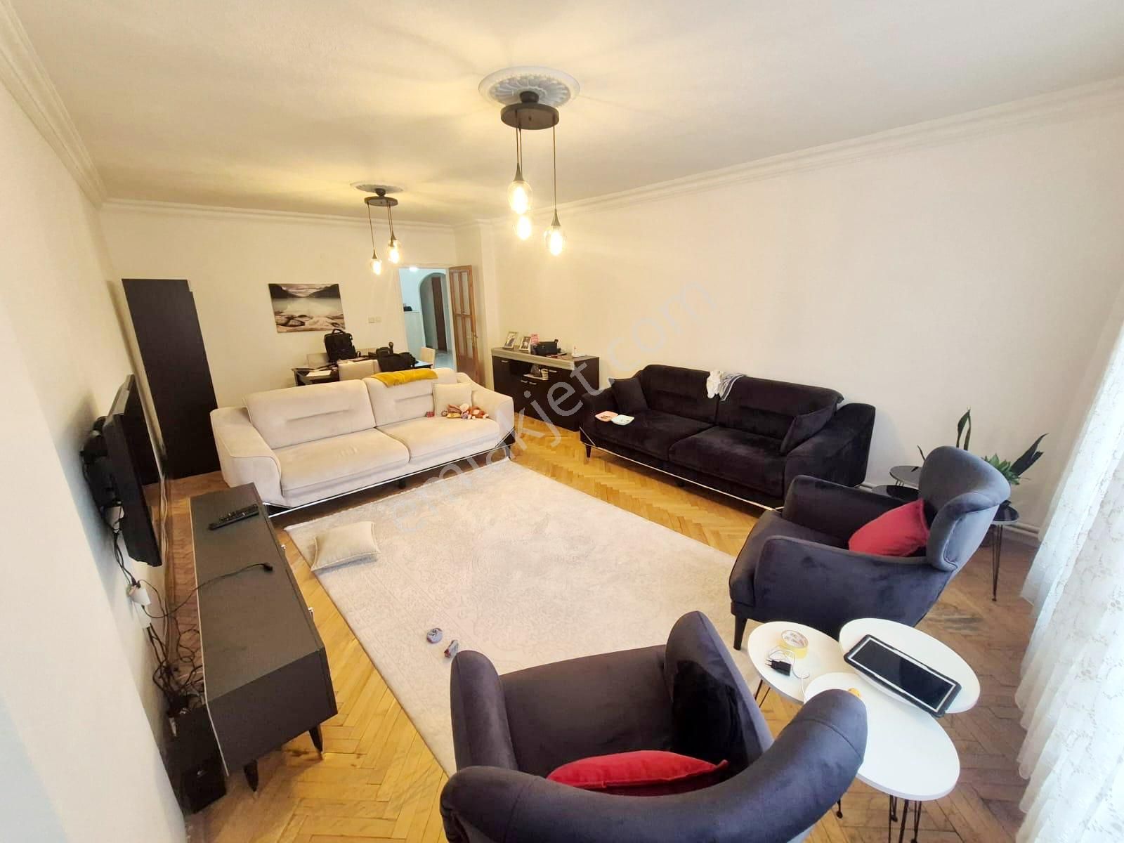 Uzman Emlak'dan Yunusemre Caddesi Yakını Orta Katta Bağımsız 3+1 Daire - Görsel 2