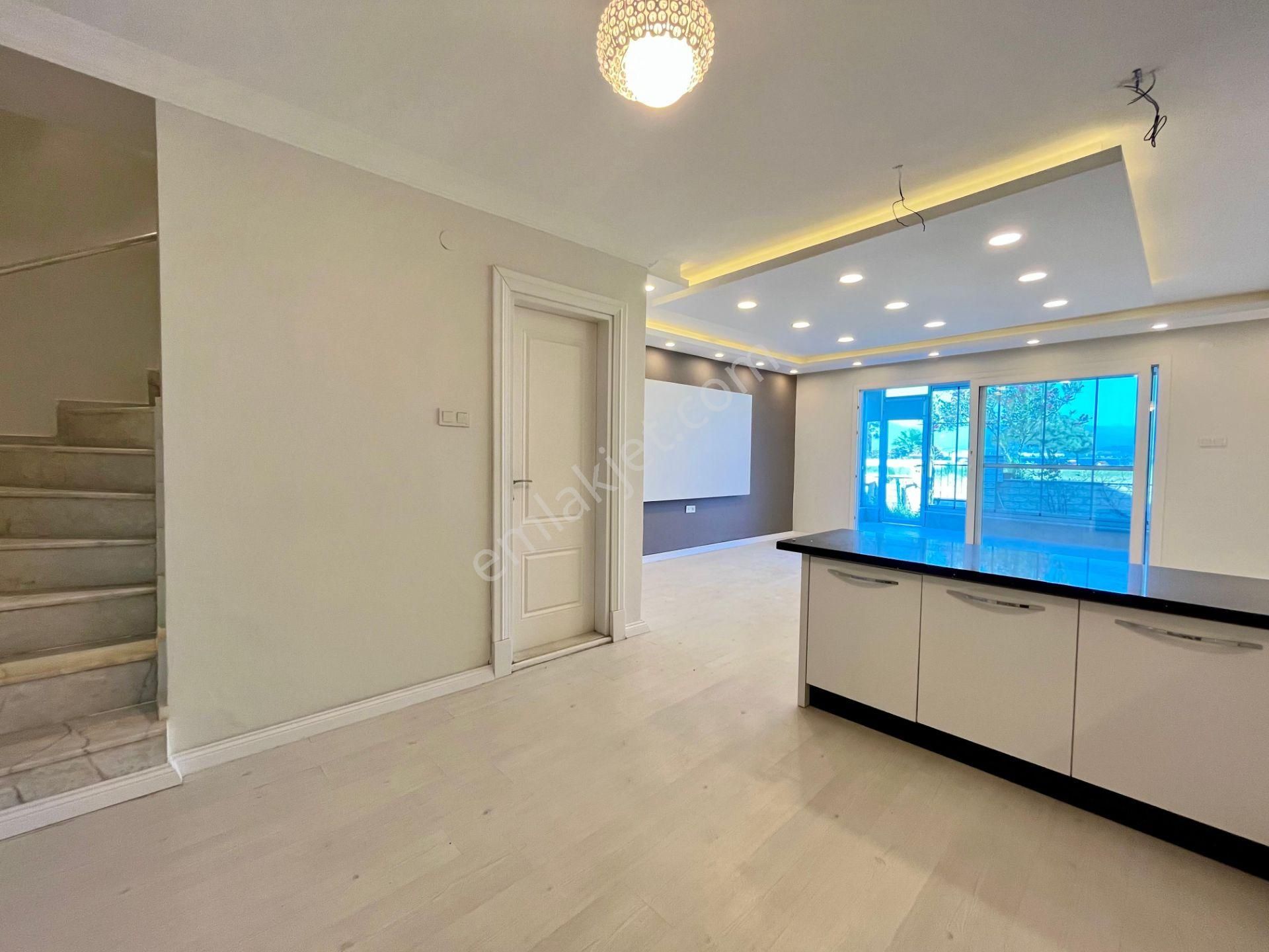 Sezgin Emlaktan Güre Çamlıbel’de Denize Sıfır, Müstakil Bahçeli, Cam Balkonlu Lüks Dubleks Villa! - Görsel 18