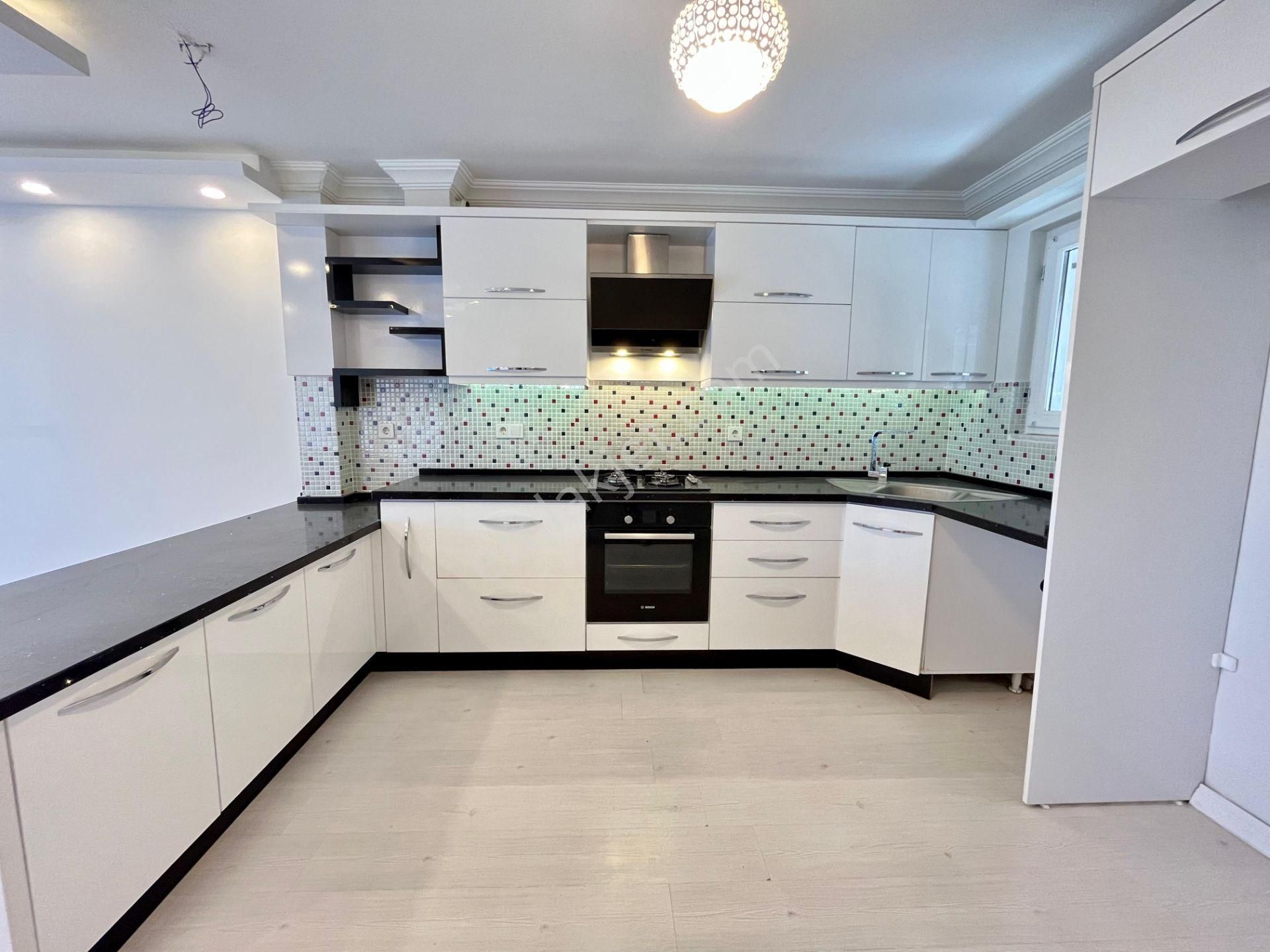 Sezgin Emlaktan Güre Çamlıbel’de Denize Sıfır, Müstakil Bahçeli, Cam Balkonlu Lüks Dubleks Villa! - Görsel 14