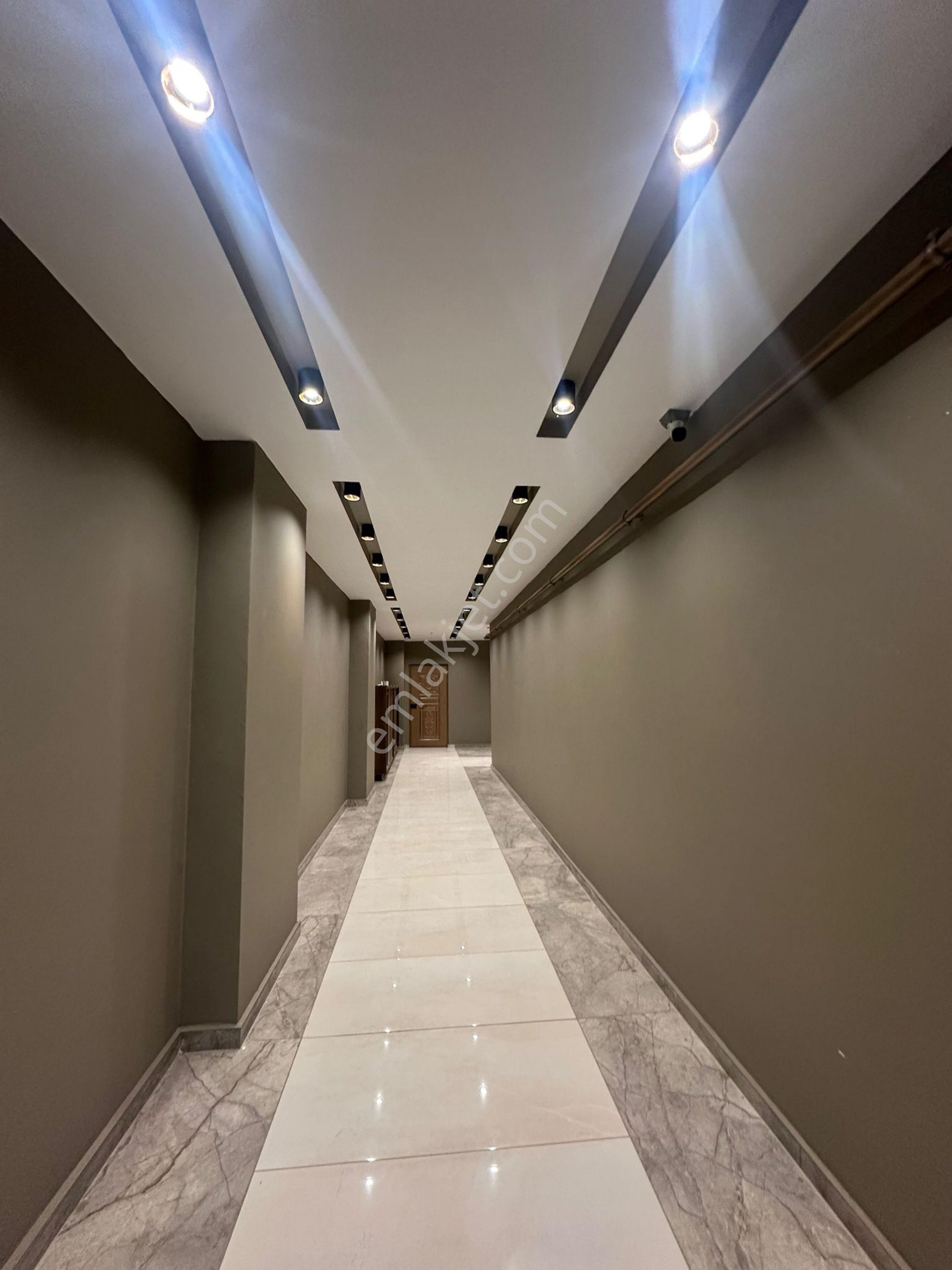 Şehir Merkezinde Satılık 1+1 Yeni Bina Home Office İçin Uygun