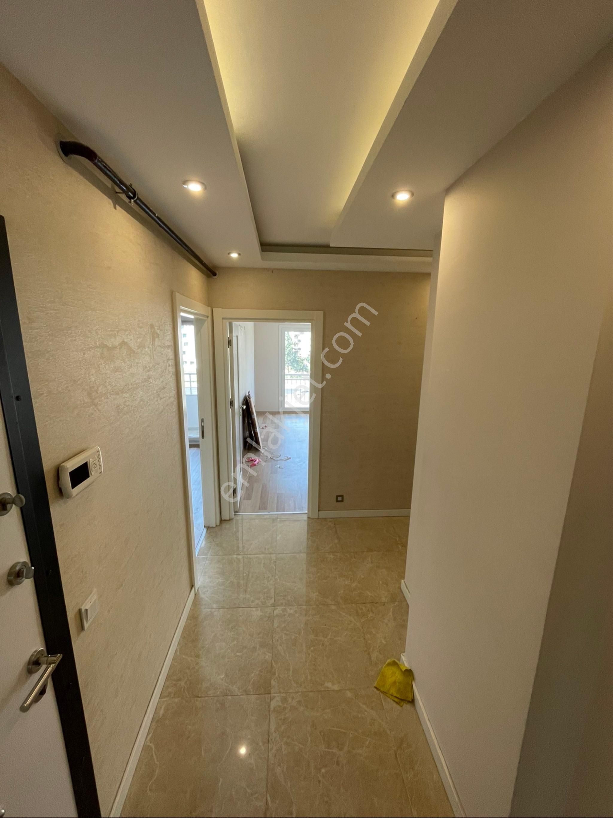 ▪️lüks 2+1 Daire Hasarsız Güvenlikli Sitede,kapalı Otoparklı