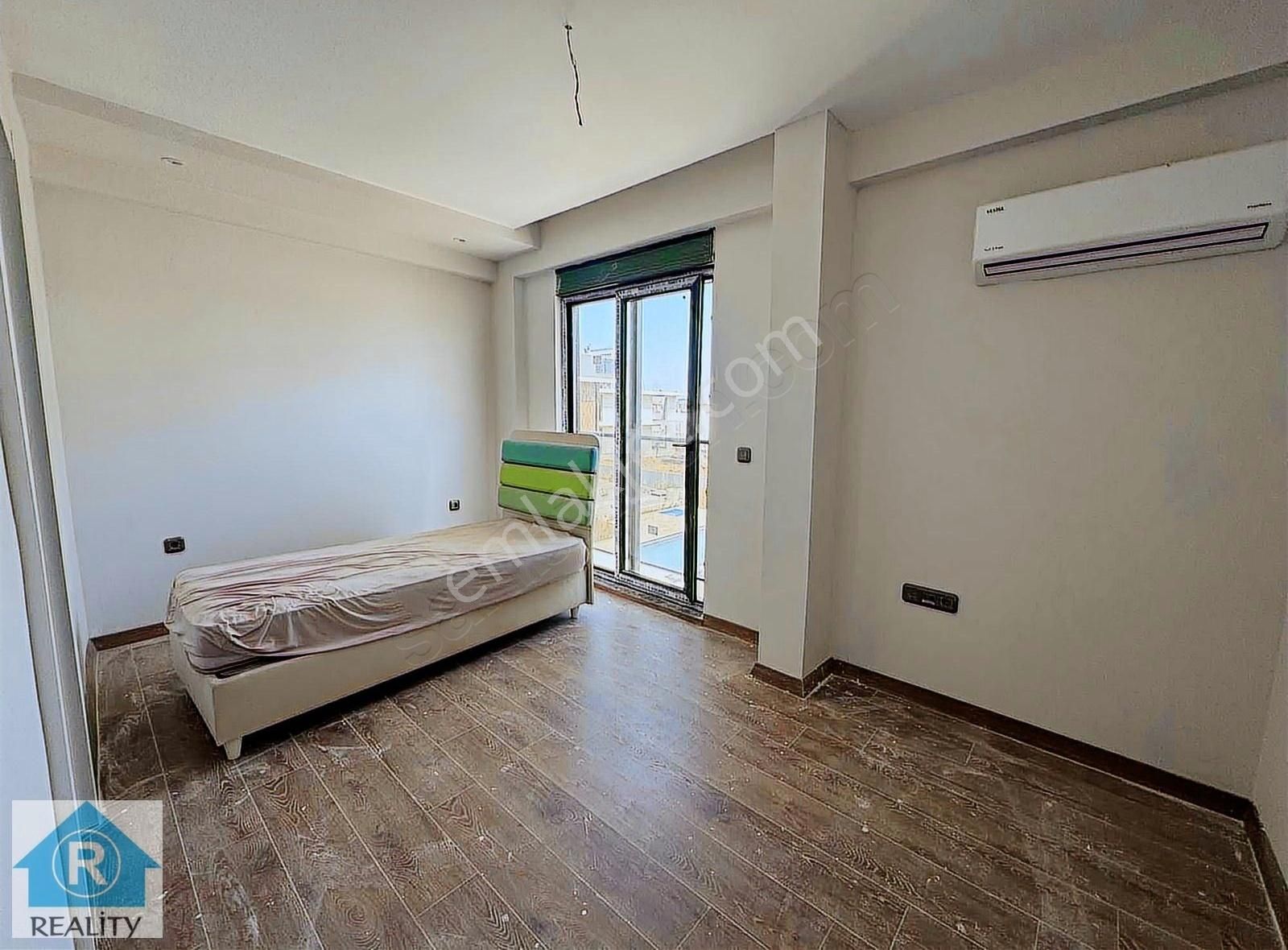 Realıty Emlak'tan Satılık Müstakil Özel Havuzlu Villa