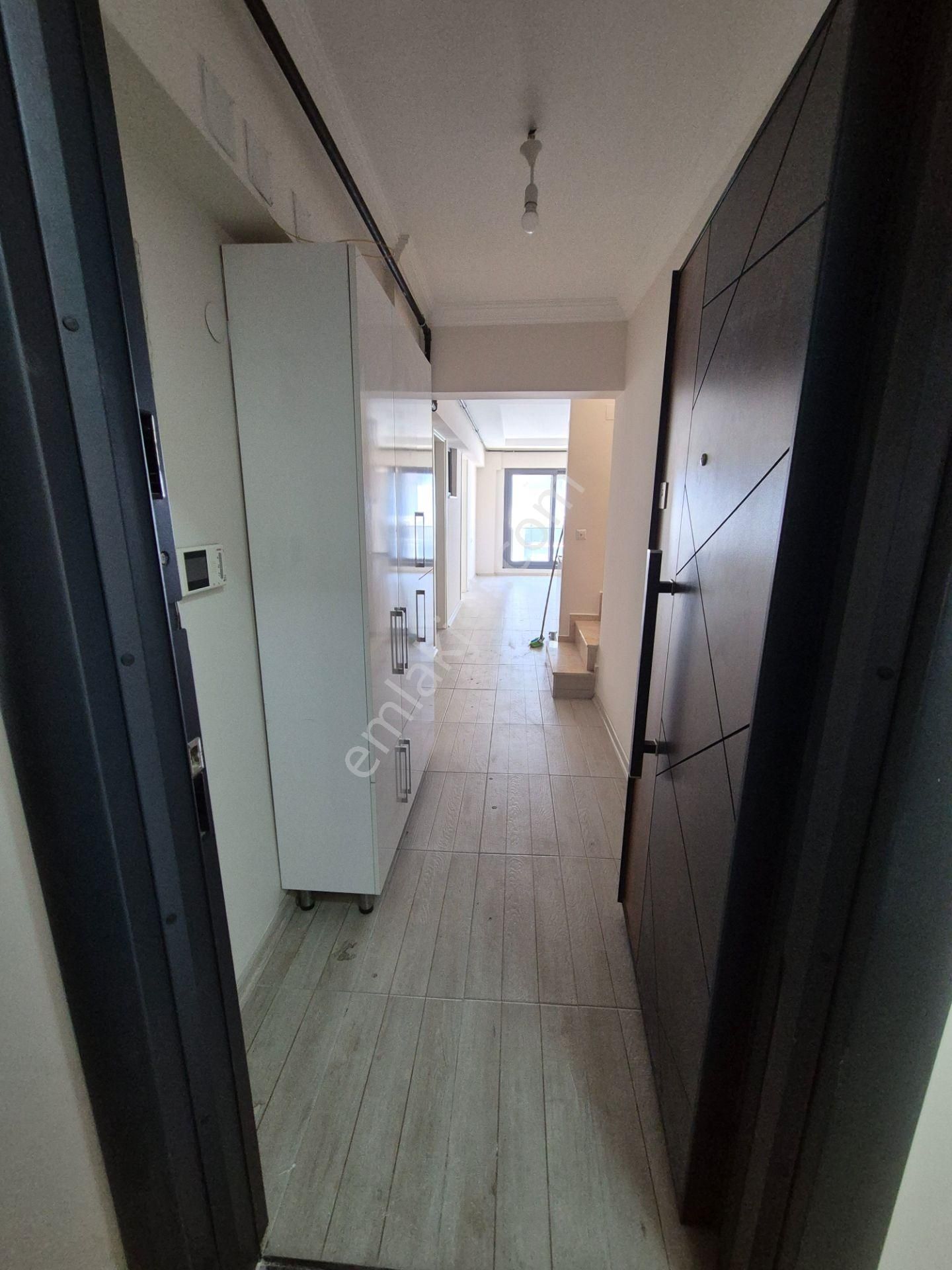 Egelimden Çarşı Merkezde Kiralık 3+1 Asansörlü Doğalgazlı 3+1 Dubleks Teraslı Daire