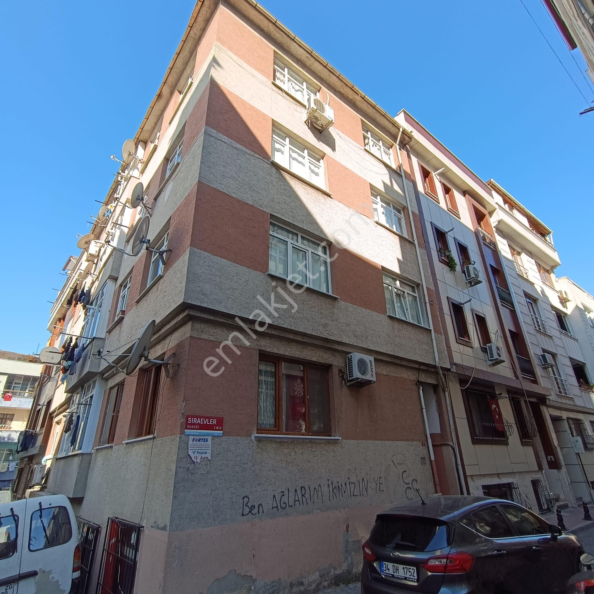 Bayrampaşa Muratpaşa 2+1 Kat 2 Göbek Daire Net 70 M2 Kat İrtifaklı Krediye Uygun