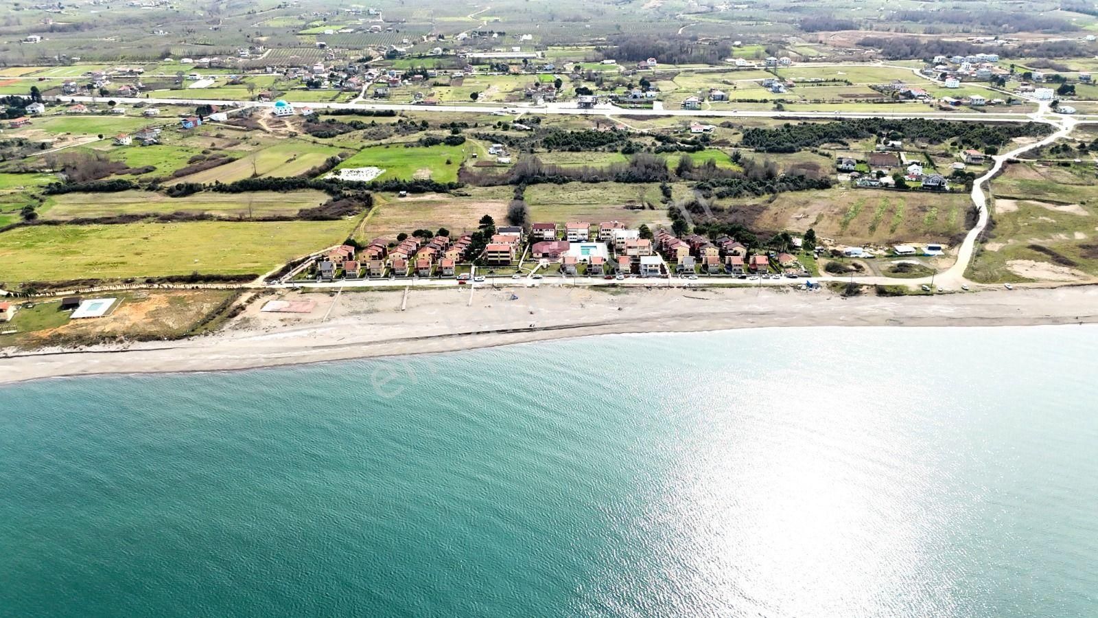 Huzurlu Kaliteli Yaşam Denize Sıfır Havuzlu Bahçe Kullanımlı..