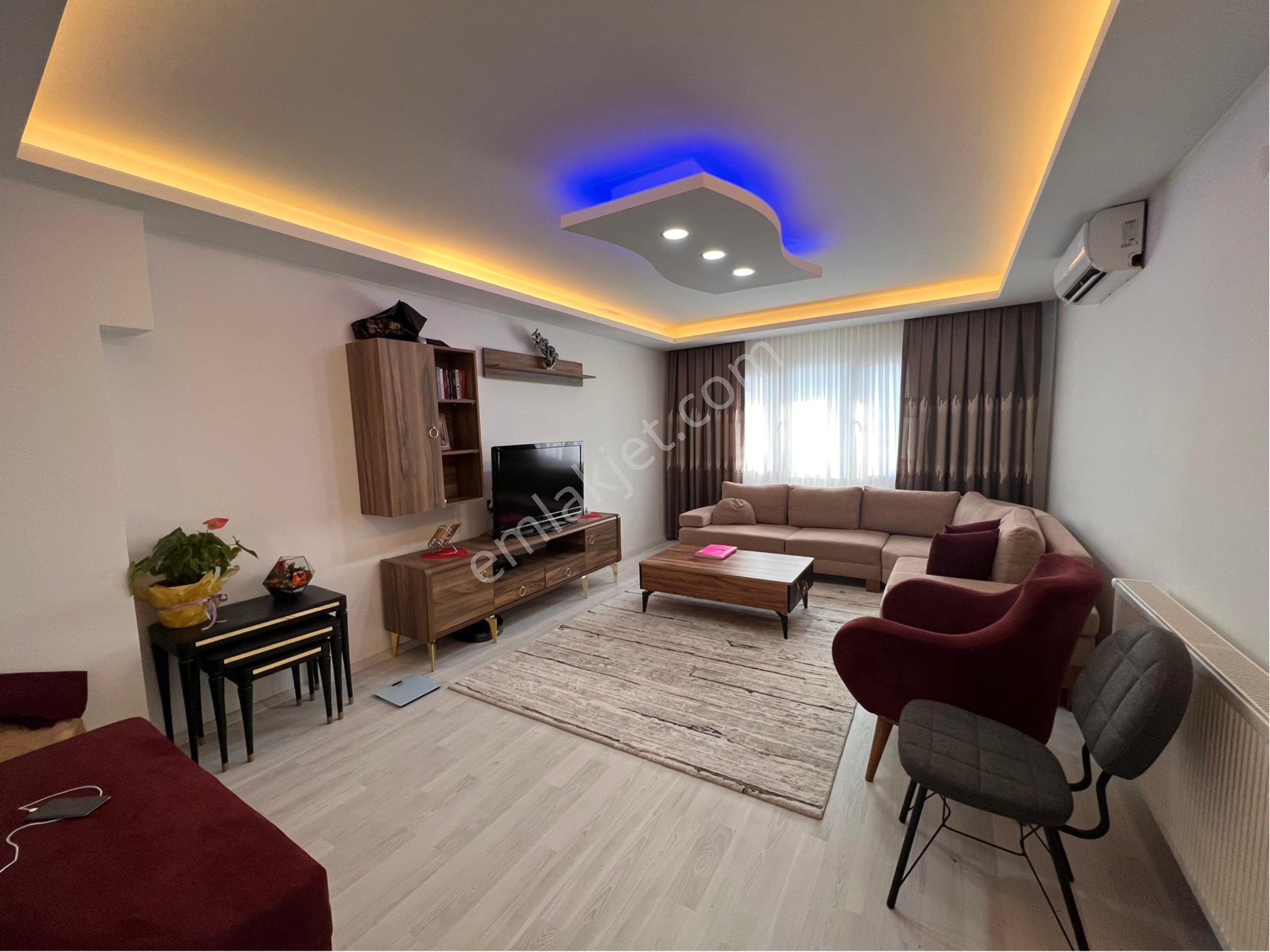 Şirinyerin Göbeğinde 2+1 105m2 Dgazlı Bakımlı Satılık Daire