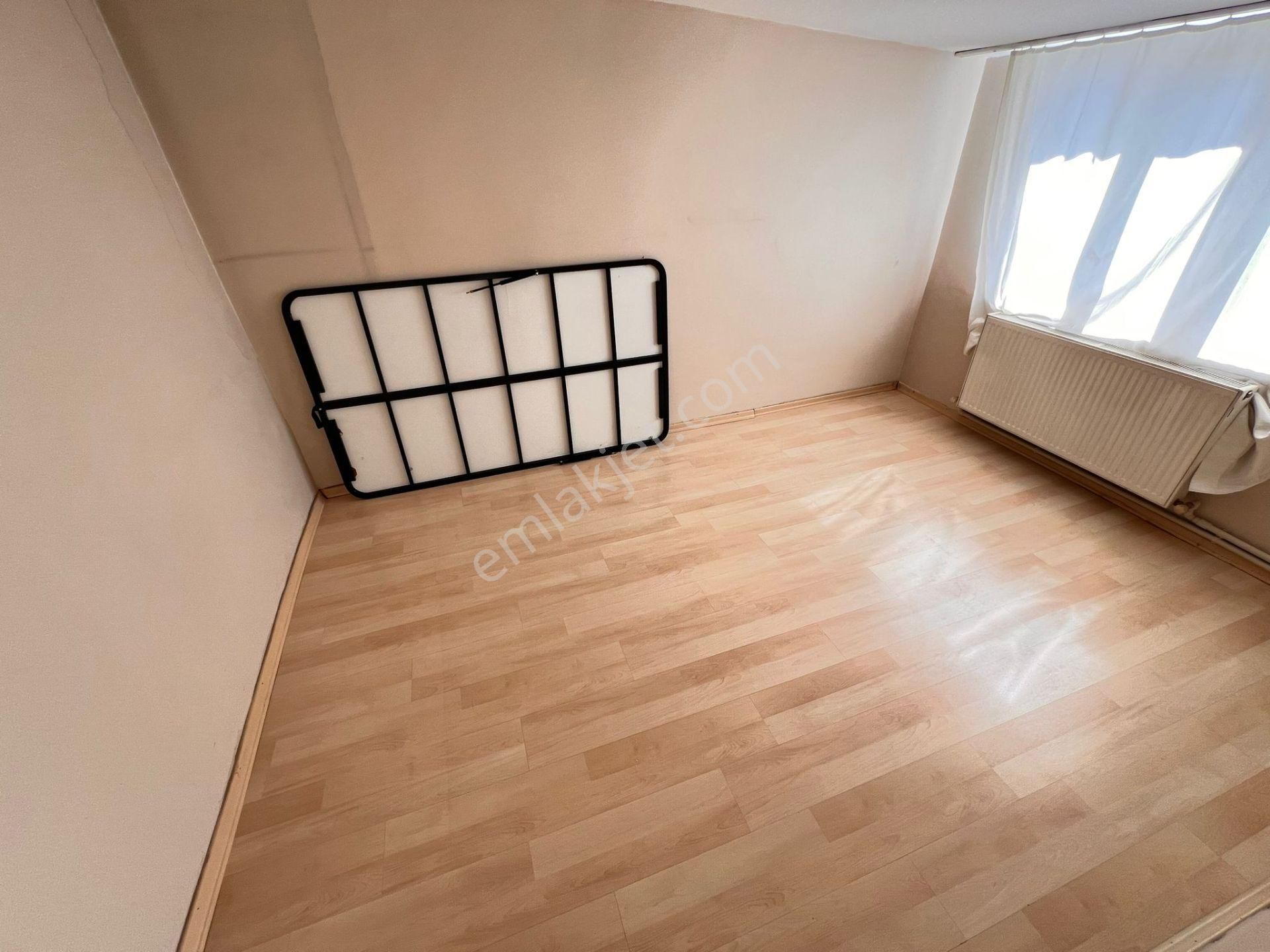 Çeliktepe'de Otobüs Durağına 1 Dk .2+1 Kiralık Daire,artum'dan