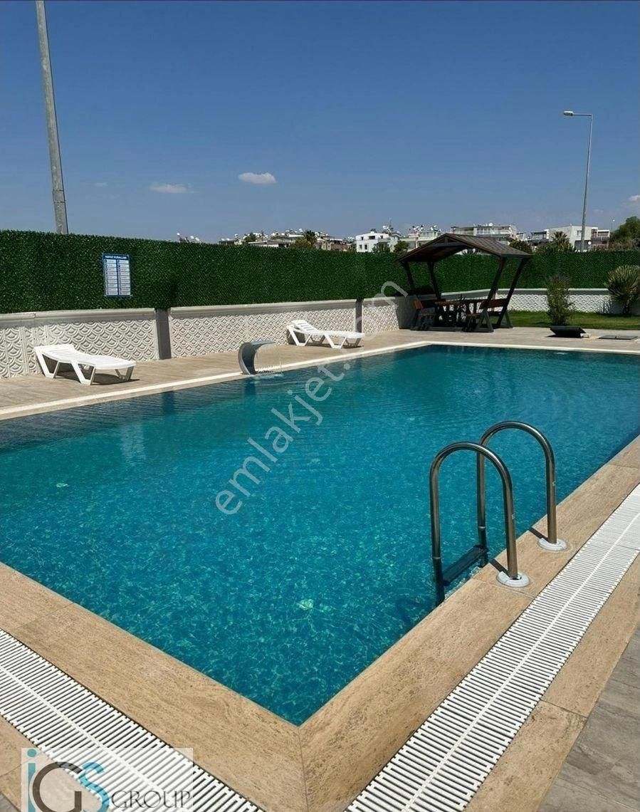 Didim Çamlık Mahallesi Havuzlu Site İçerisinde Giriş Kat Satılık 2+1 Daire