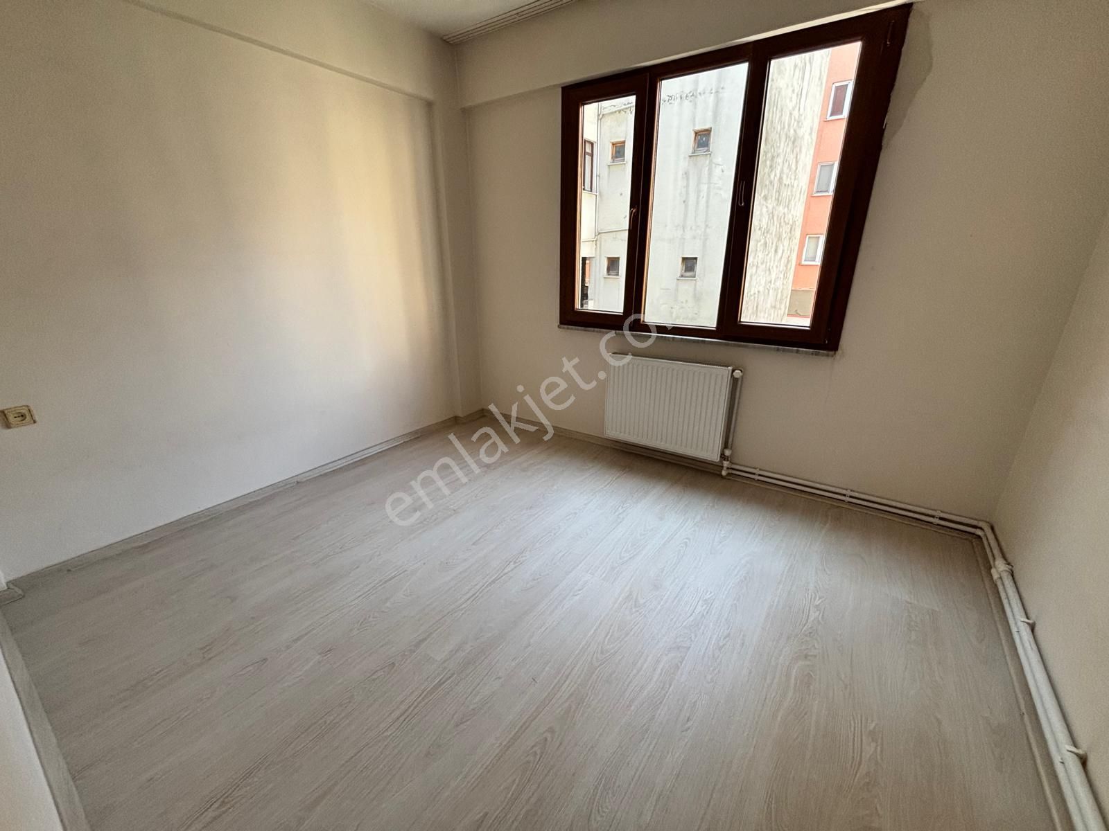 Deha Emlak'tan Yaylacık Mahallesinde Kiralık 3+1 Daire