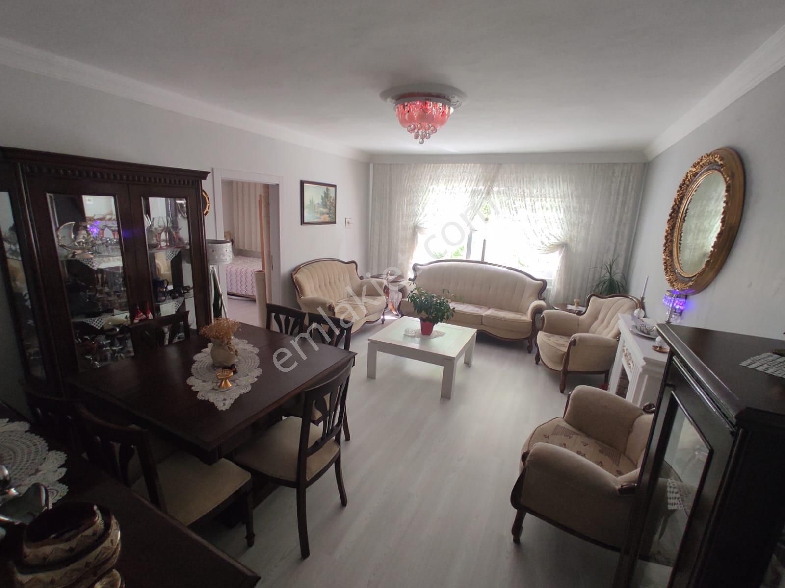 Aktif Emlak'tan Mareşal Çakmak Mah'de 3+1 Satılık Daire!!!!