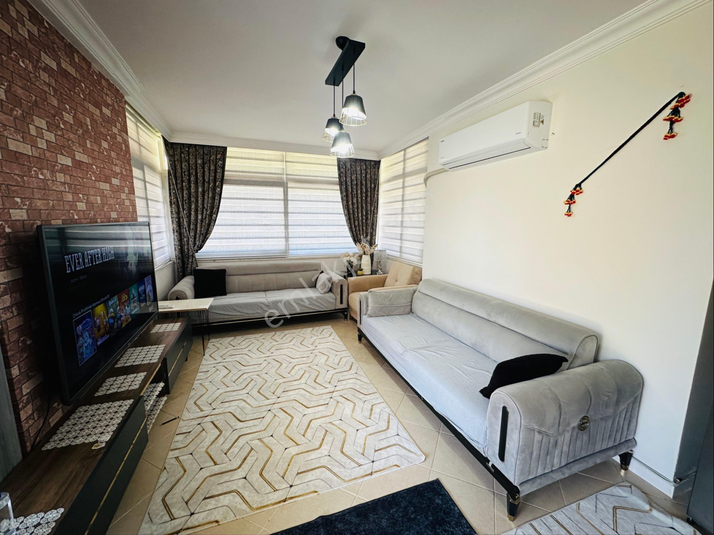 Bahçeli Müstakil Girişli 2+1 Klimalı Geniş Daire