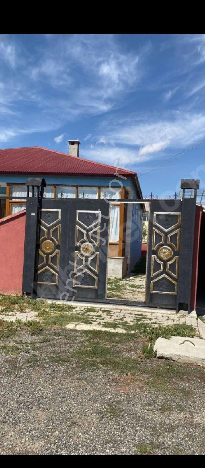Bilyus Danışmanlıktan Satılık 5+1 Müstakil Ev Ve Arsa Sucatağı Mevkii